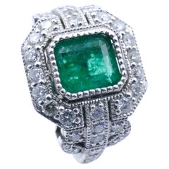 18ct White Gold Art Deco Style Emerald 
Diamond Ring