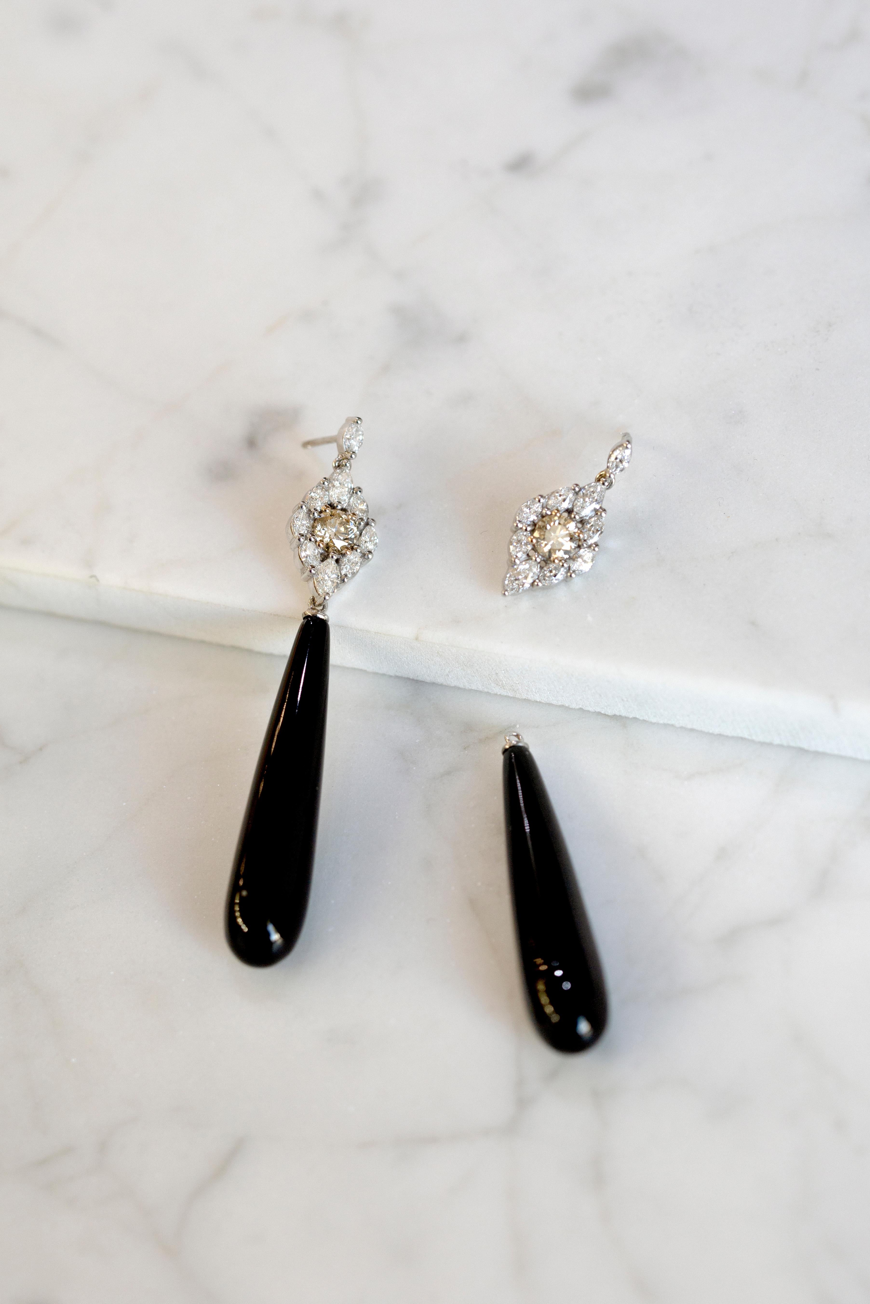 18 Karat Weißgold Australische Argyle Champagner Diamanten und Onyx Tropfenohrringe im Zustand „Neu“ im Angebot in SYDNEY, AU