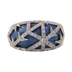 Bague "Frost" en or blanc 18ct, émail bleu et diamants