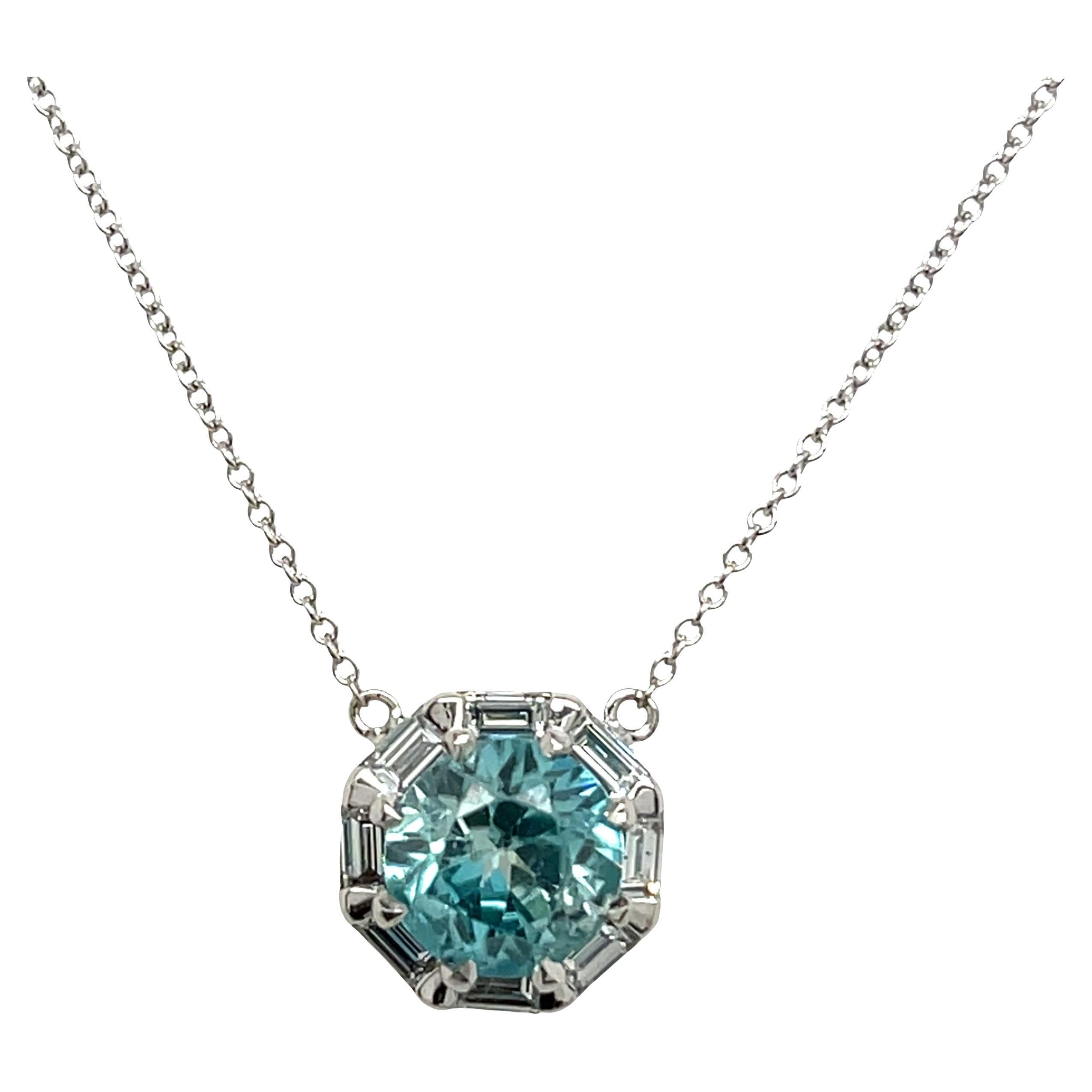 18ct Weißgold Blautopas und Diamant-Anhänger im Angebot