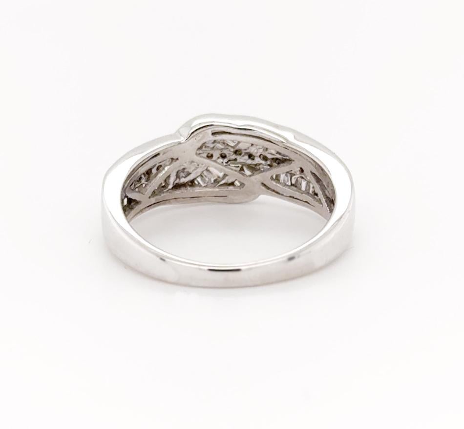 Contemporary 18ct White Gold Brilliant & Baguette Diamond Decorative Band Ring For Sale