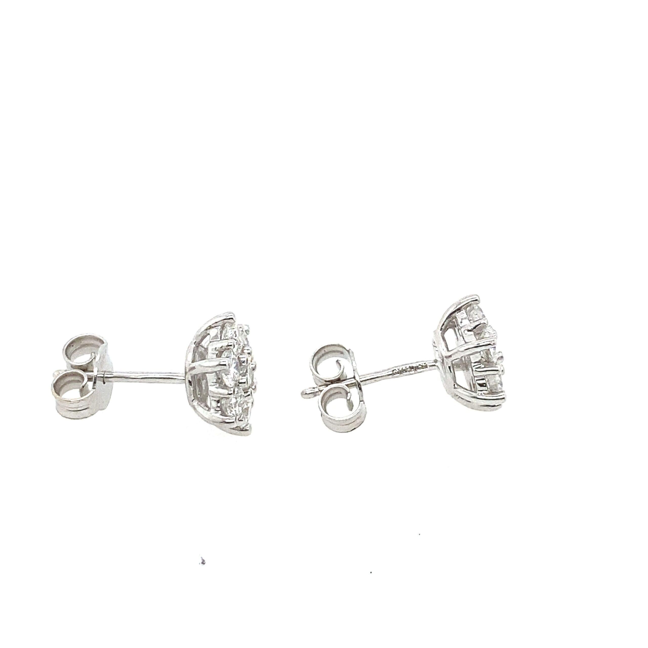 Round Cut 18ct White Gold Classic Cluster Earrings Set with 1.10ct G VS of Total Diamonds For Sale