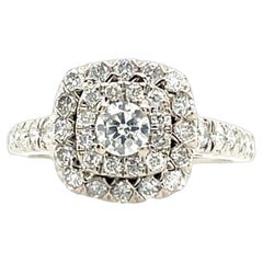 18ct White Gold Cluster Diamond Ring Set With 0.80ct Round Cut Diamonds