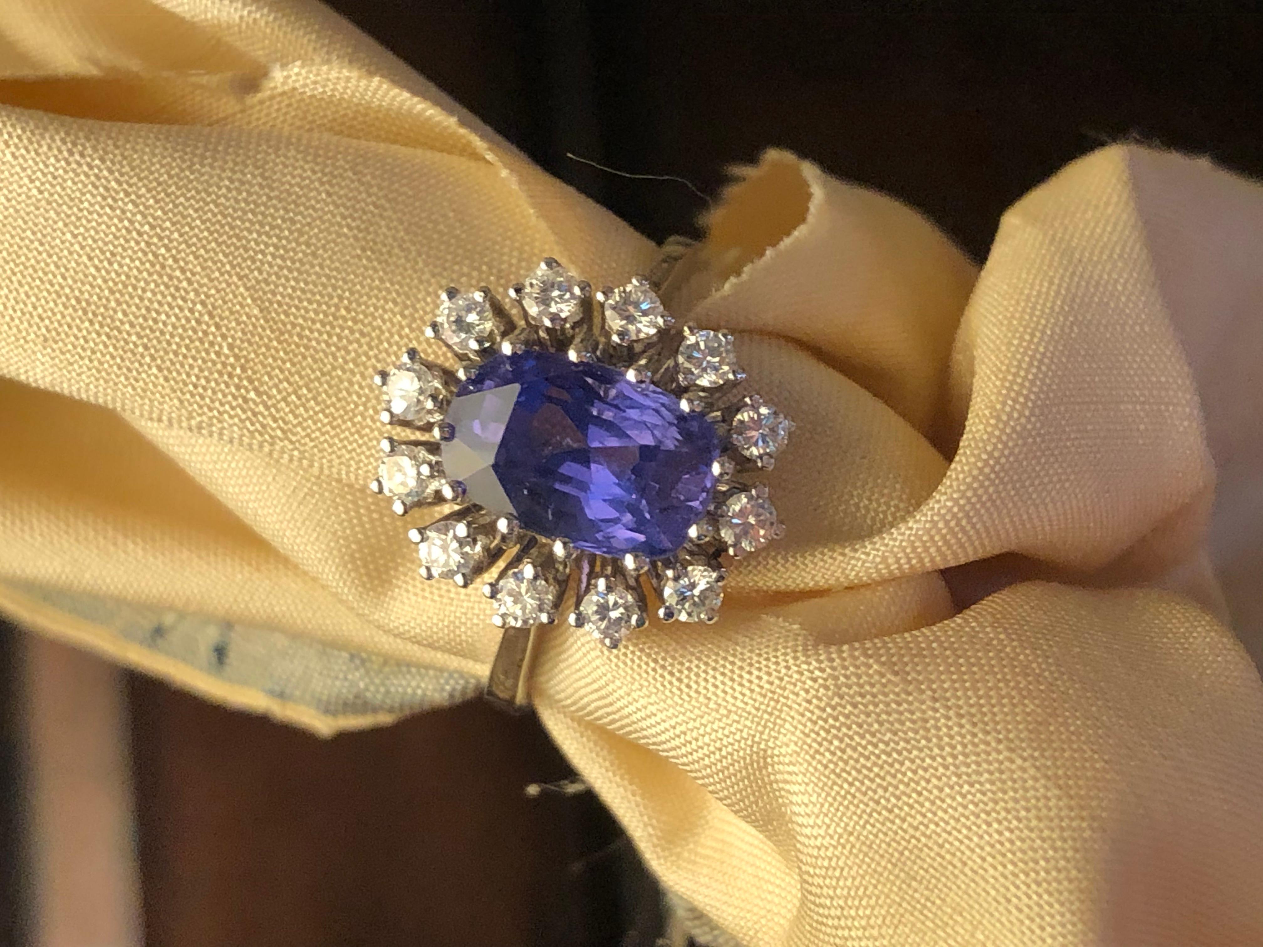 18 Carat White Gold, Color-Change Sapphire and Diamond Ring, Late 20th Century In Excellent Condition In Rochford, Essex