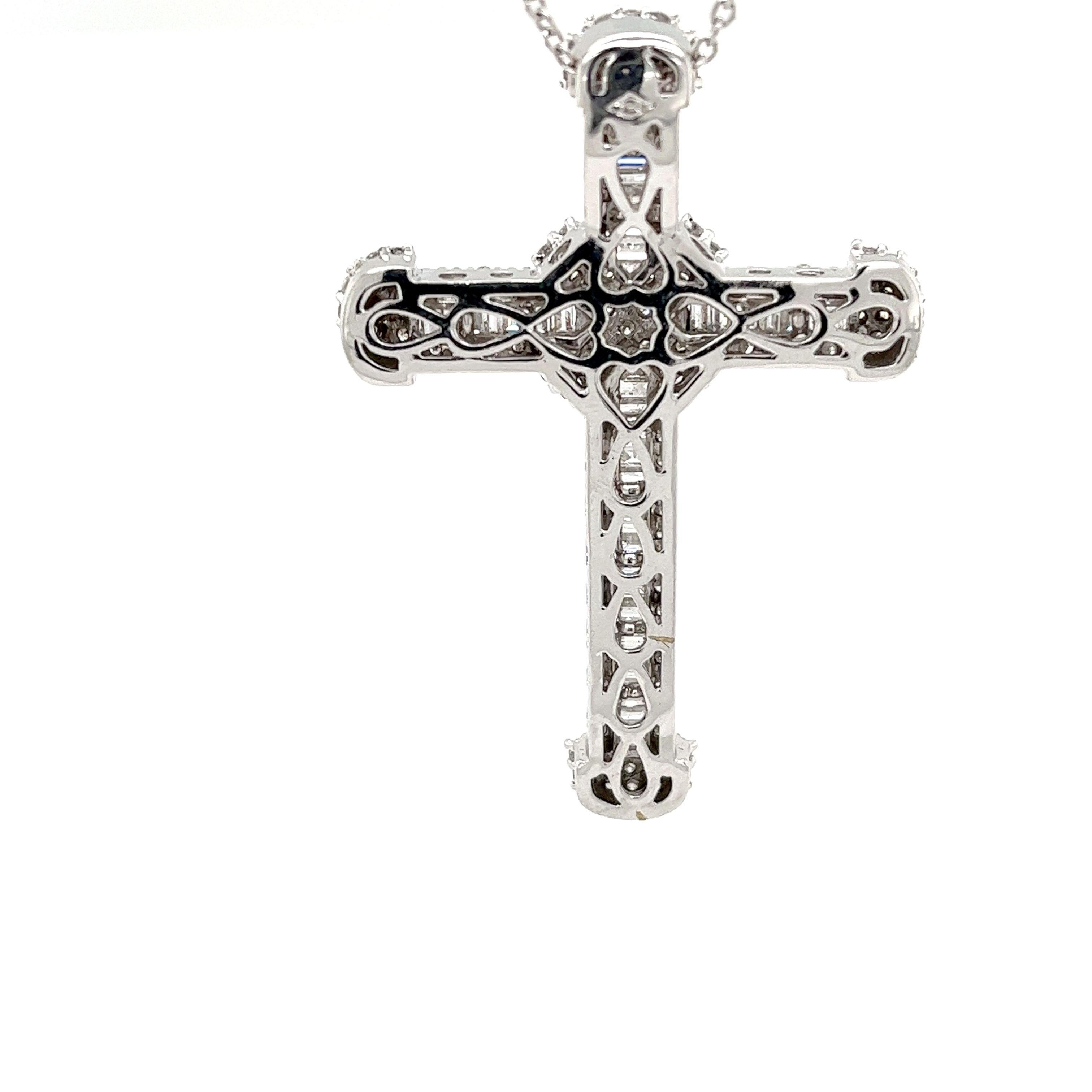 Women's or Men's 18ct White Gold Cross Pendant Set With 2.50ct Baguette & Round Diamonds For Sale