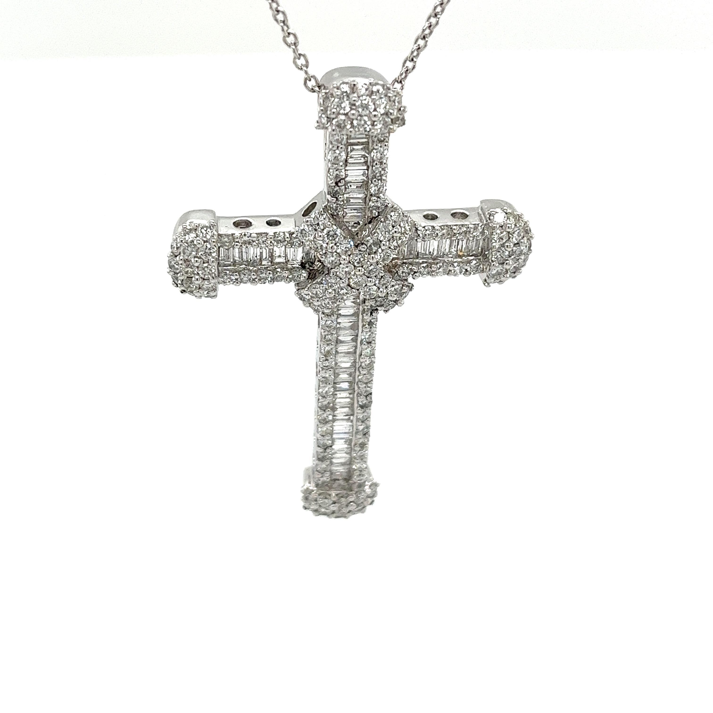 18ct White Gold Cross Pendant Set With 2.50ct Baguette & Round Diamonds For Sale 2
