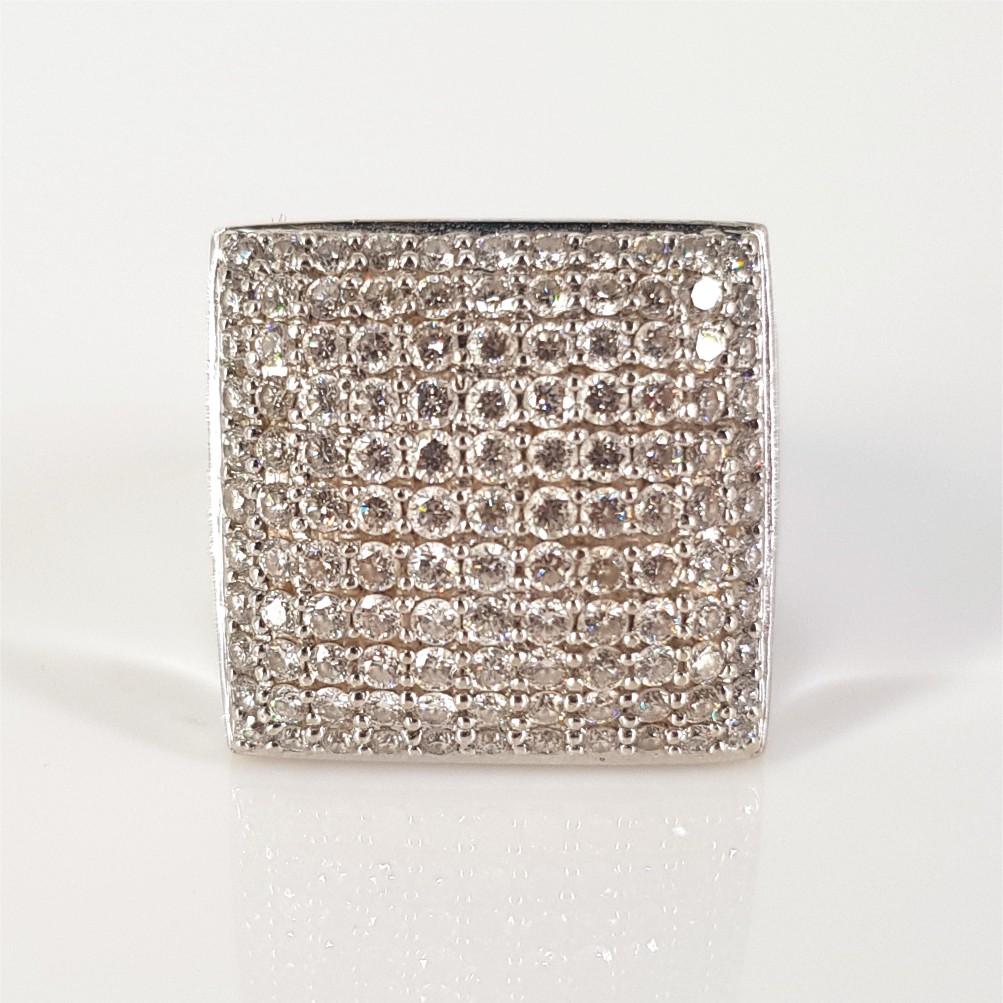18 Karat Weißgold Kissenschliff Pavé Diamantring (Rundschliff)