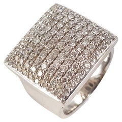18 Karat Weißgold Kissenschliff Pavé Diamantring