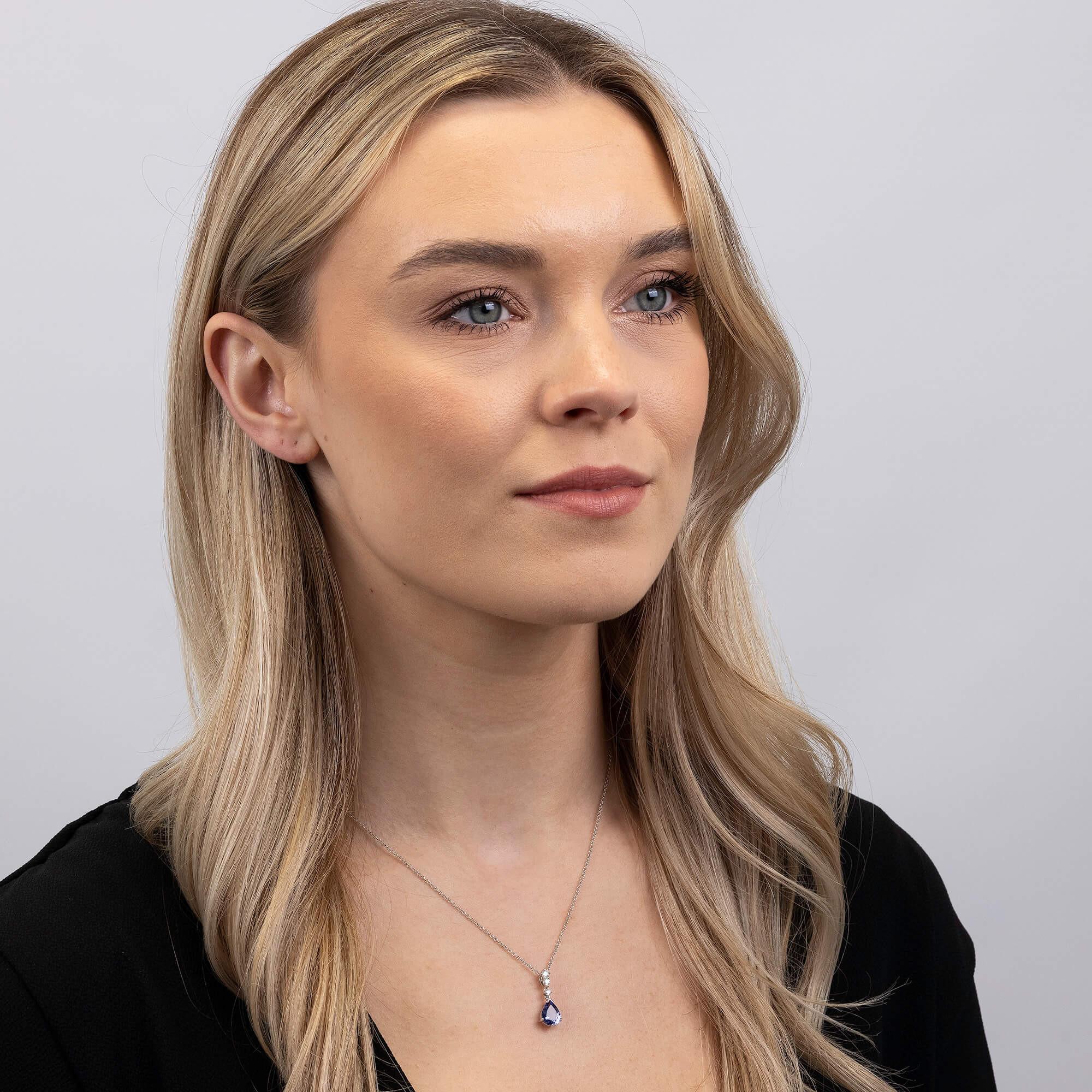 18ct White Gold Diamond & 1.75ct Tanzanite Pendant

Adorn yourself with the exquisite beauty of our 18ct white gold pendant, featuring a captivating 1.75ct teardrop shaped tanzanite, elegantly claw set in a lustrous white gold frame. This stunning