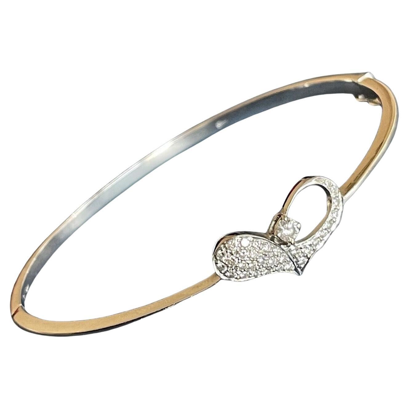 18ct White Gold Diamond Bangle 0.50ct Heart Detail Bracelet Half Carat VS For Sale