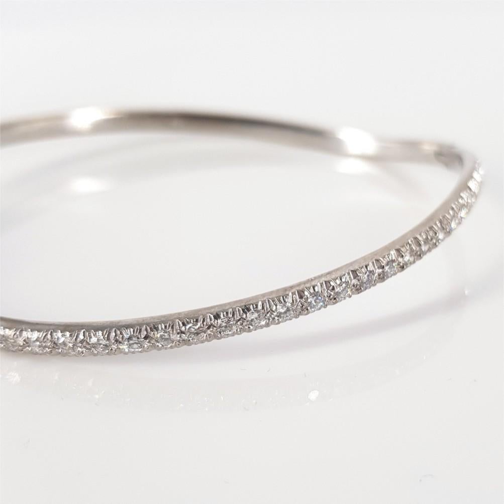 Moderne Bracelet en or blanc 18ct avec diamants en vente