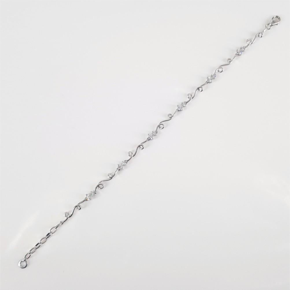 Moderne Bracelet en or blanc 18 carats avec diamants en vente