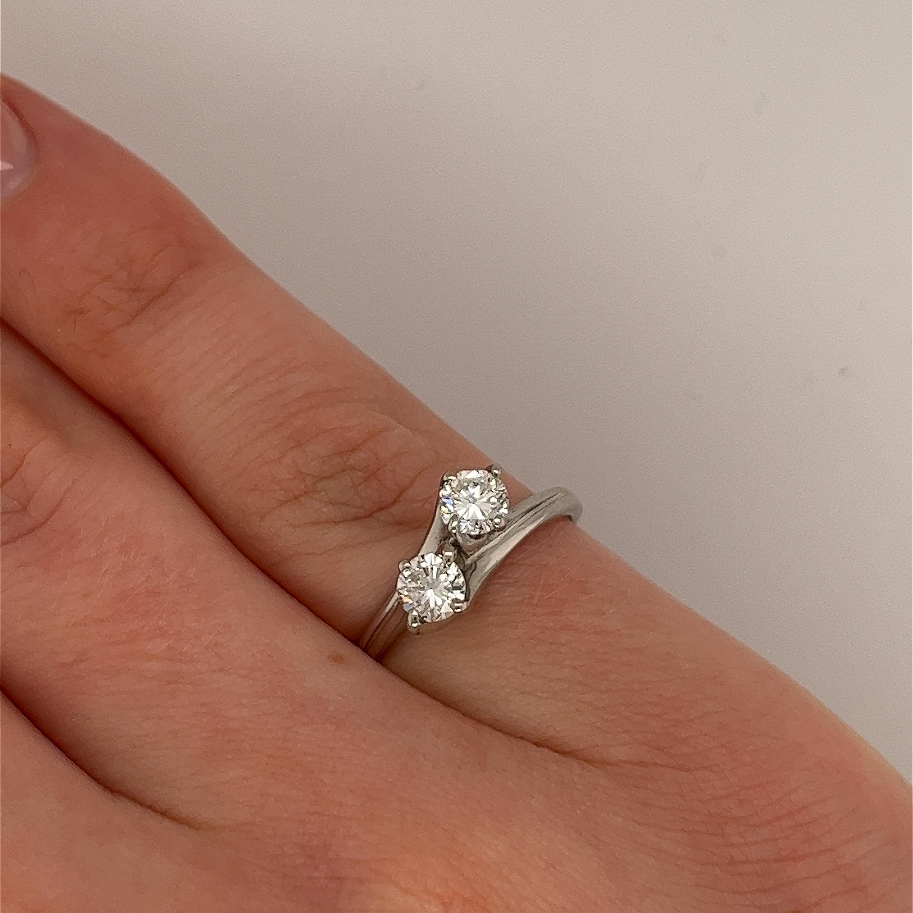  18ct White Gold Diamond Crossover Ring, Set with 2 Round Diamonds 0.50ct In Excellent Condition For Sale In London, GB