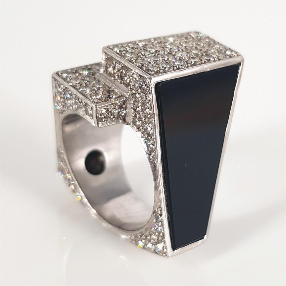 Women's 18CT White Gold Diamond Dress Ring For Sale