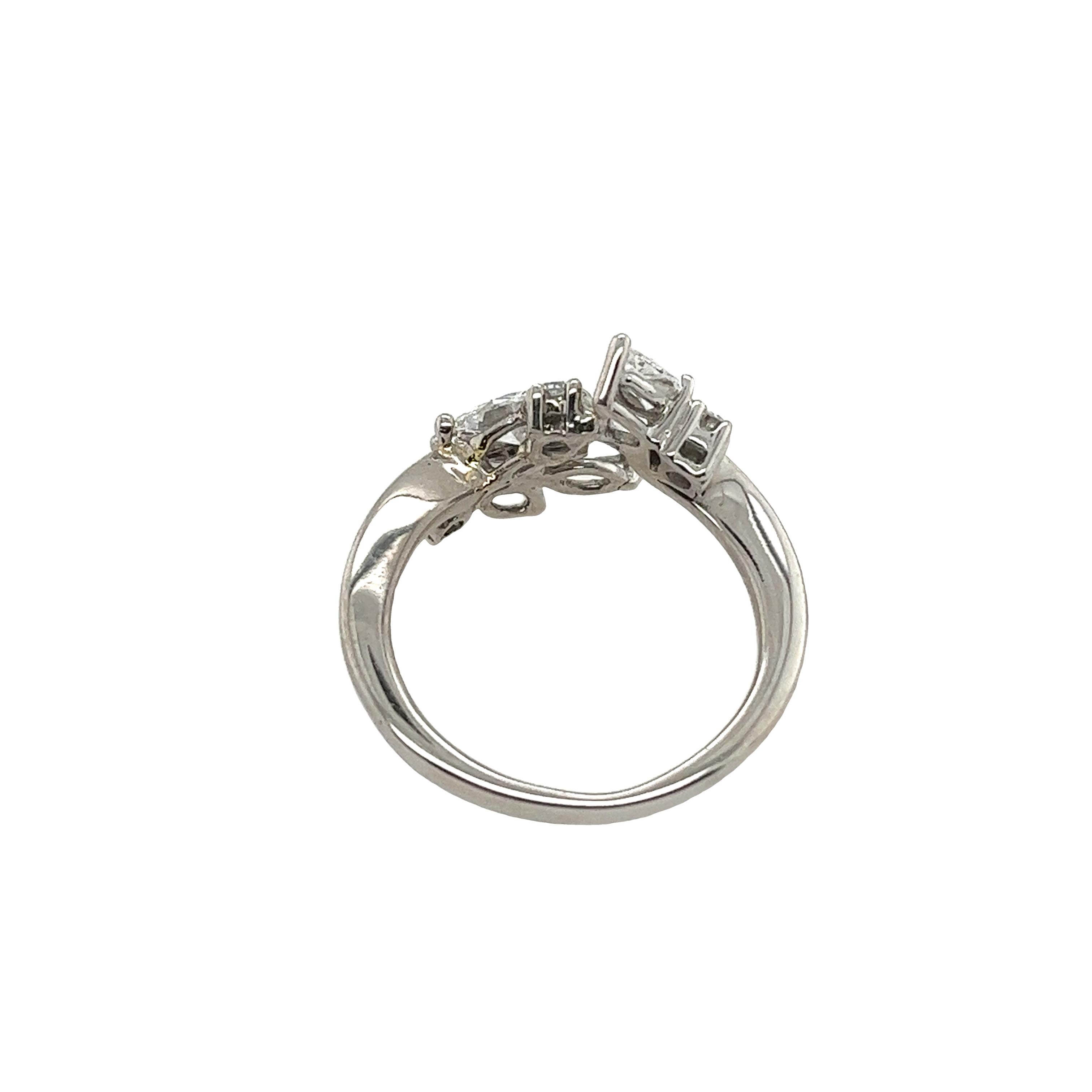 18ct White Gold Diamond Dress Ring Set With 1.30ct Mix Shapes Natural Diamonds In Excellent Condition In London, GB