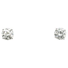 Orecchini con diamanti in oro bianco 18ct, peso totale dei diamanti 1,10ct