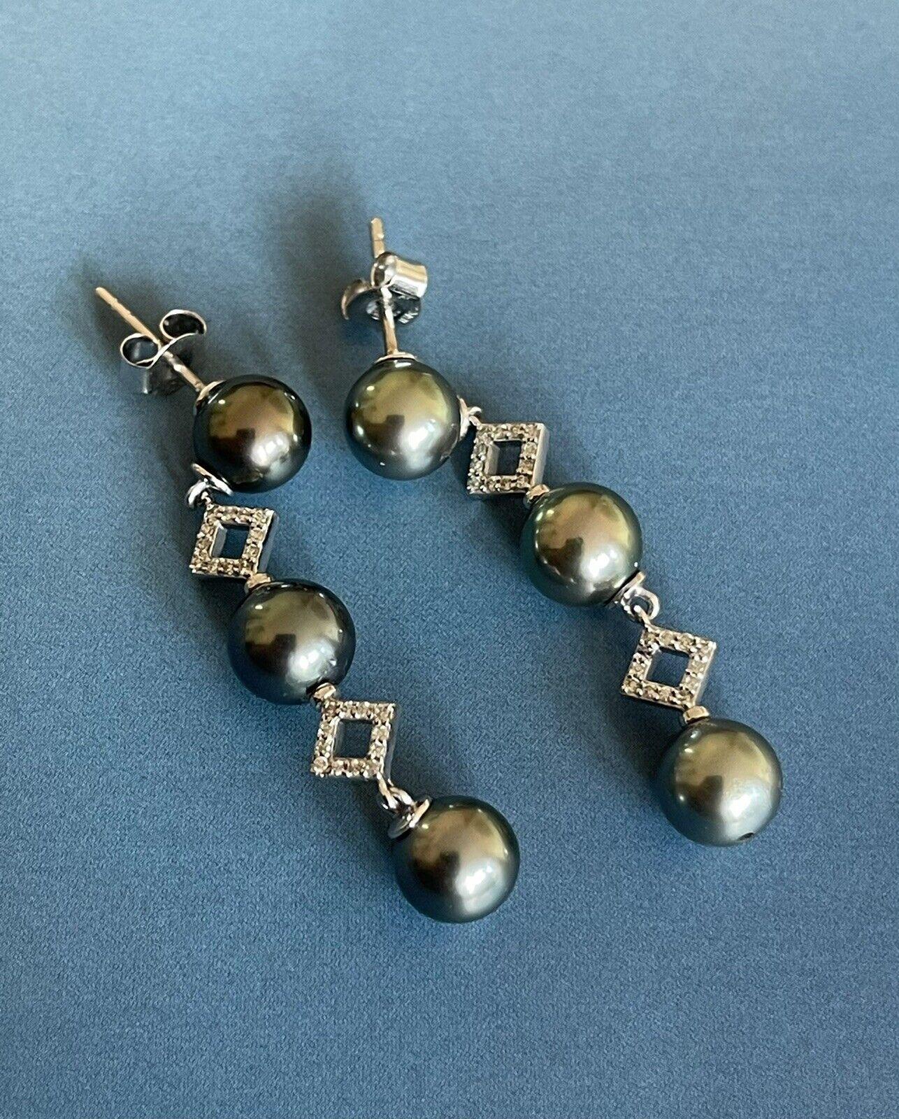 18ct White Gold Diamond Earrings With Peacock Pearl Drops 0.40ct Cocktail Studs For Sale 1