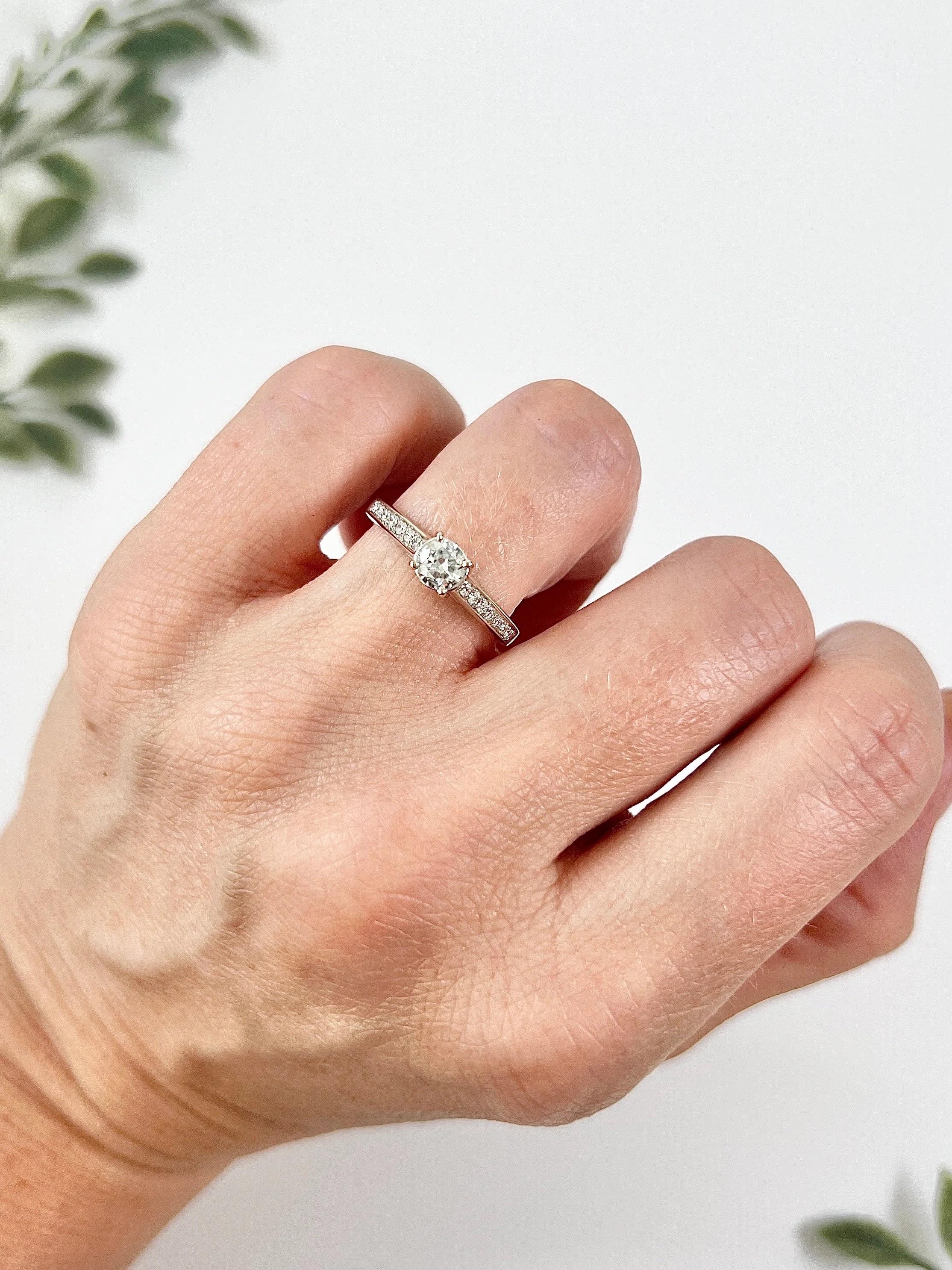 18ct White Gold Diamond Engagement Ring With Diamond Shoulders 0.67ct Total For Sale 6