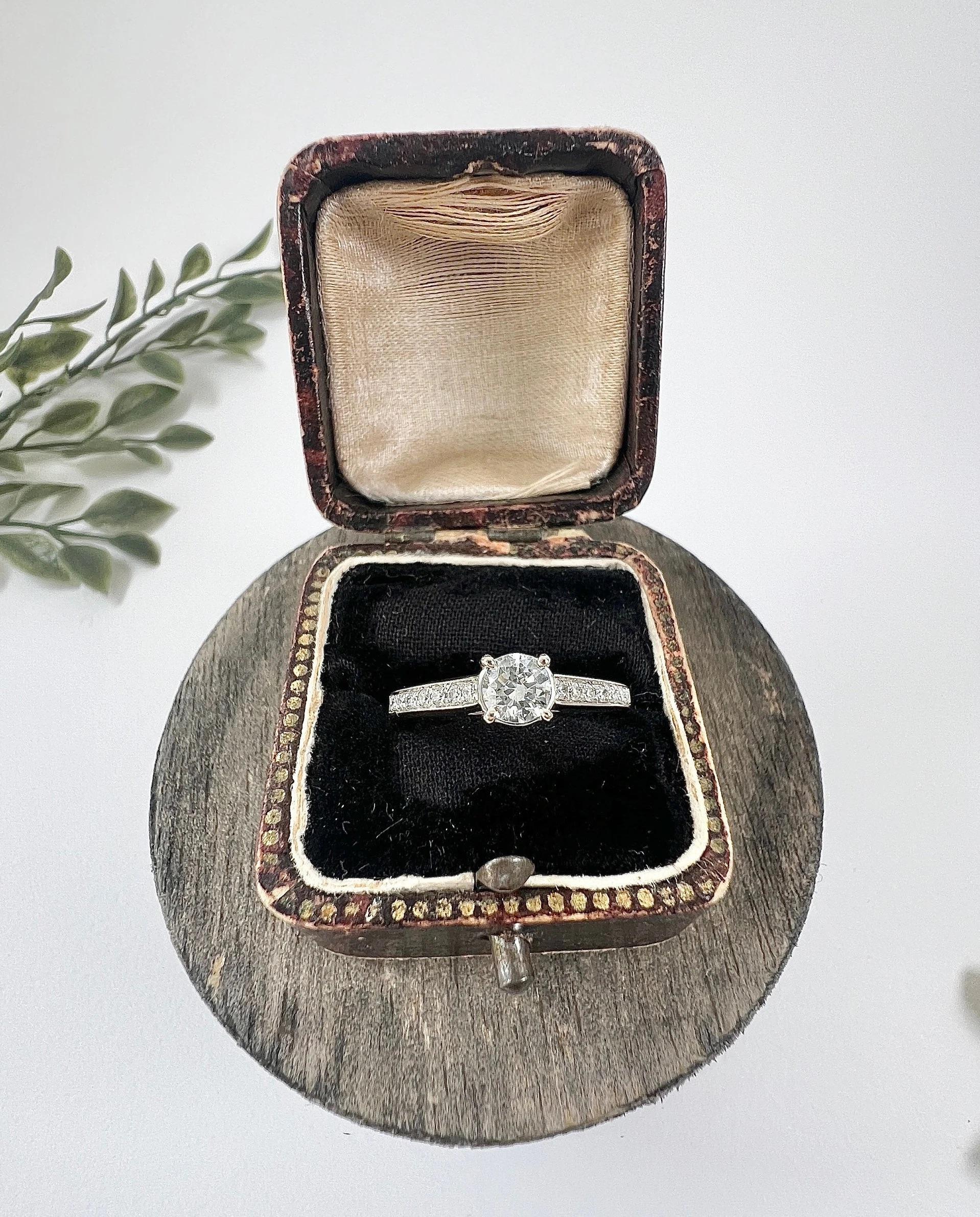Women's or Men's 18ct White Gold Diamond Engagement Ring With Diamond Shoulders 0.67ct Total For Sale