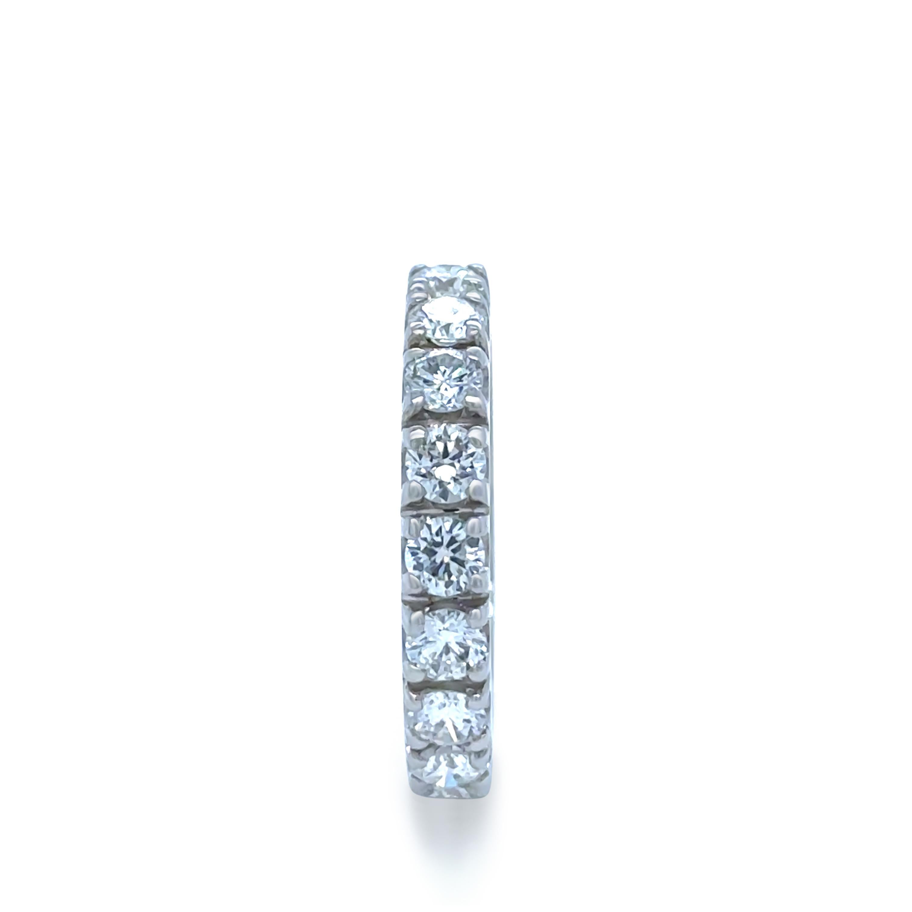 Bague d'éternité complète en or blanc 18 carats avec diamants 2,70 carats 5,12 g Excellent état - En vente à SYDNEY, NSW