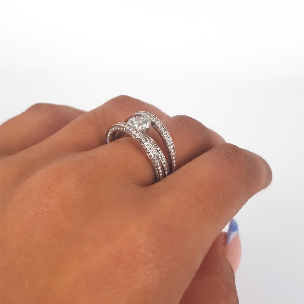 18ct White Gold Diamond Illusion Set Ring For Sale 5