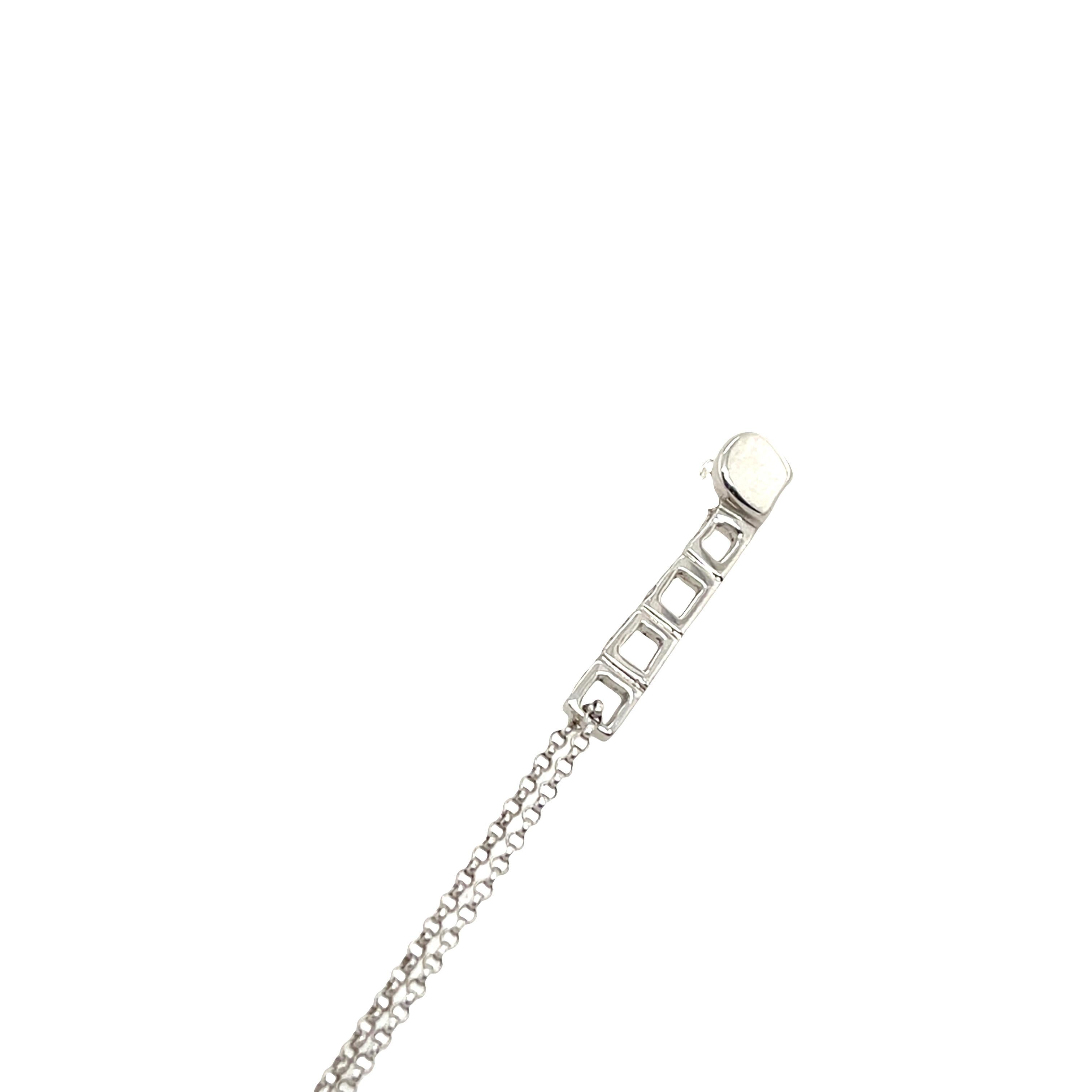 18ct White Gold Diamond Pendant Set With 0.22ct Round Brilliant Cut Diamonds In Excellent Condition For Sale In London, GB