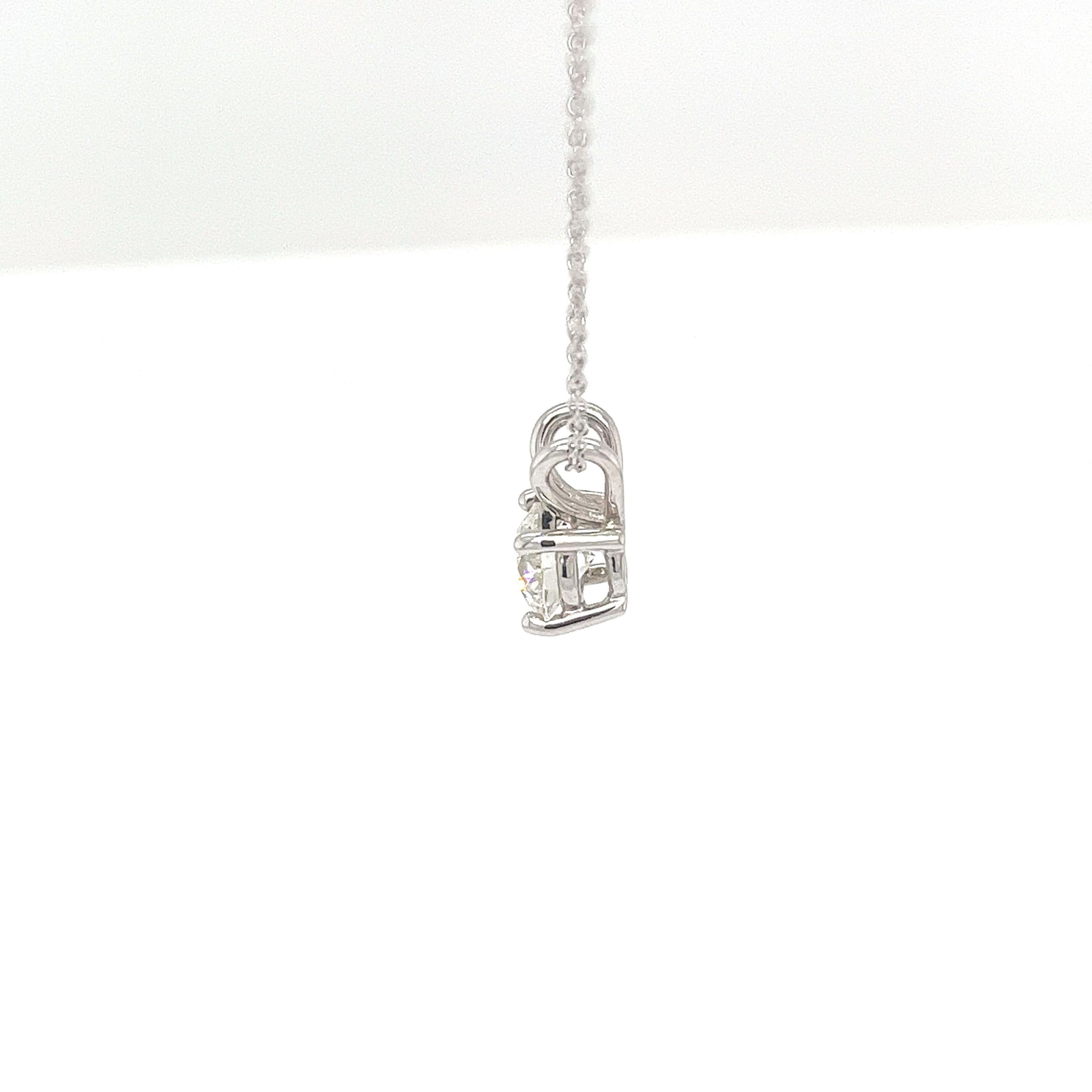 18ct White Gold Diamond Pendant Set With 1.04ct Round Brilliant Cut Diamond In New Condition For Sale In London, GB