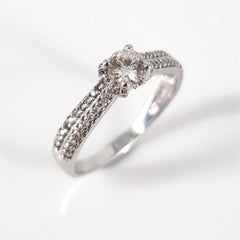 18ct White Gold Diamond Ring
