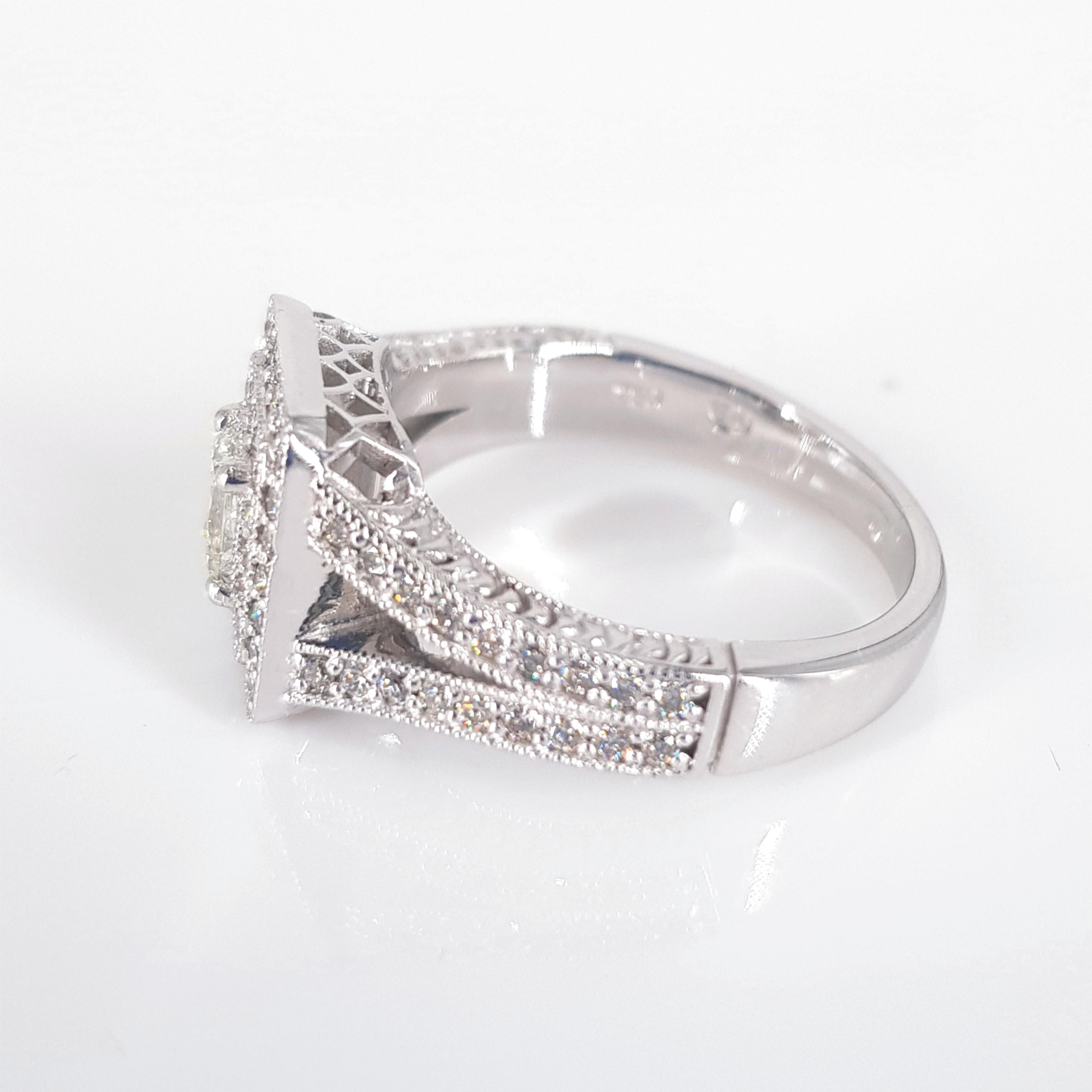 Princess Cut 18ct White Gold Diamond Ring For Sale