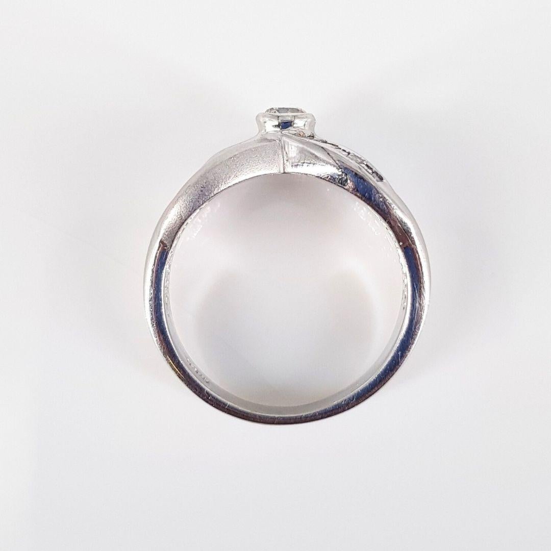 Women's or Men's 18ct White Gold Diamond Ring For Sale