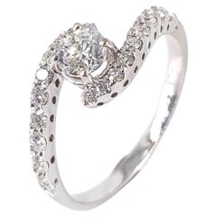 18 Carat White Gold Diamond Ring