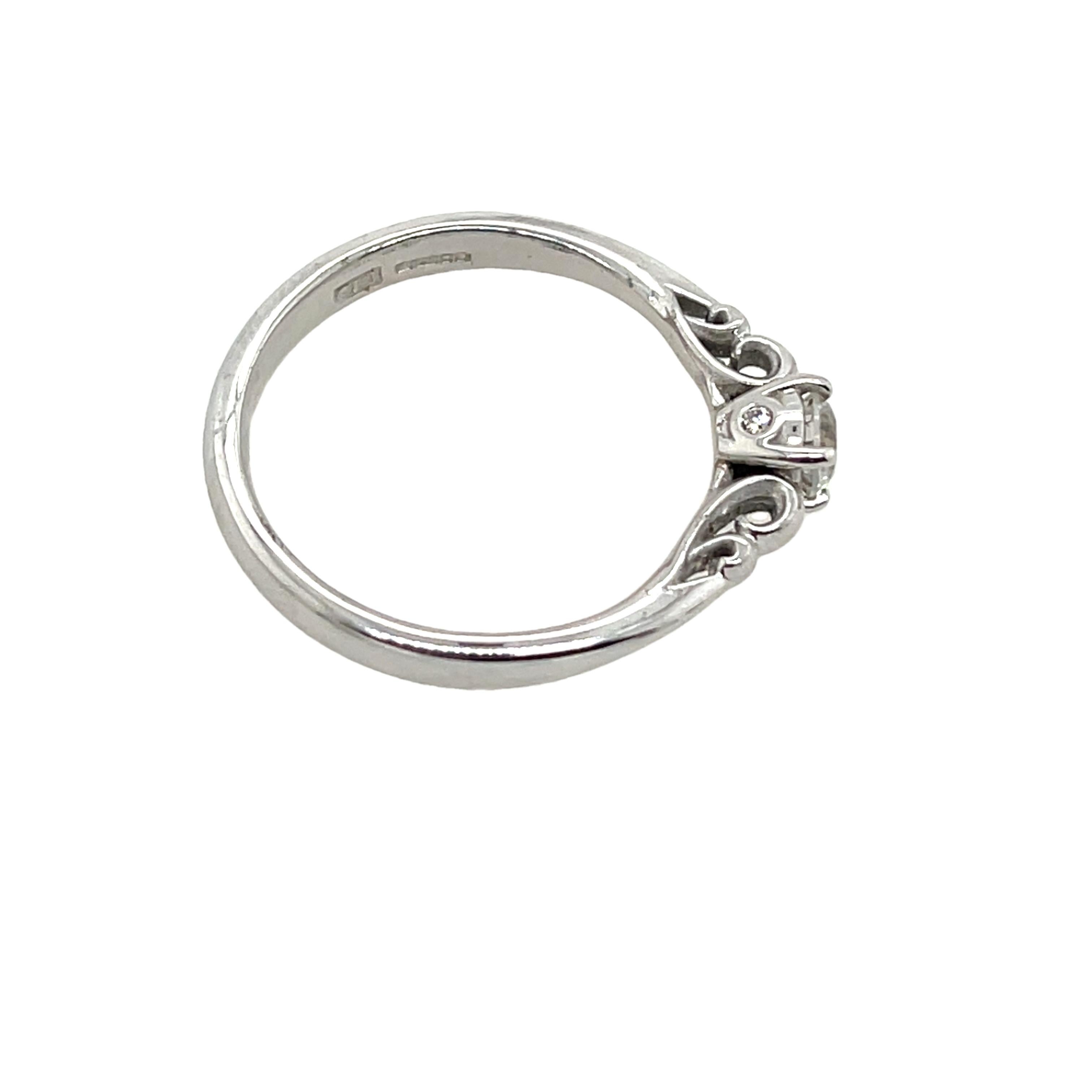 18 Karat Weißgold Diamantring, mit 0,22 Karat rundem Diamanten besetzt (Rundschliff)