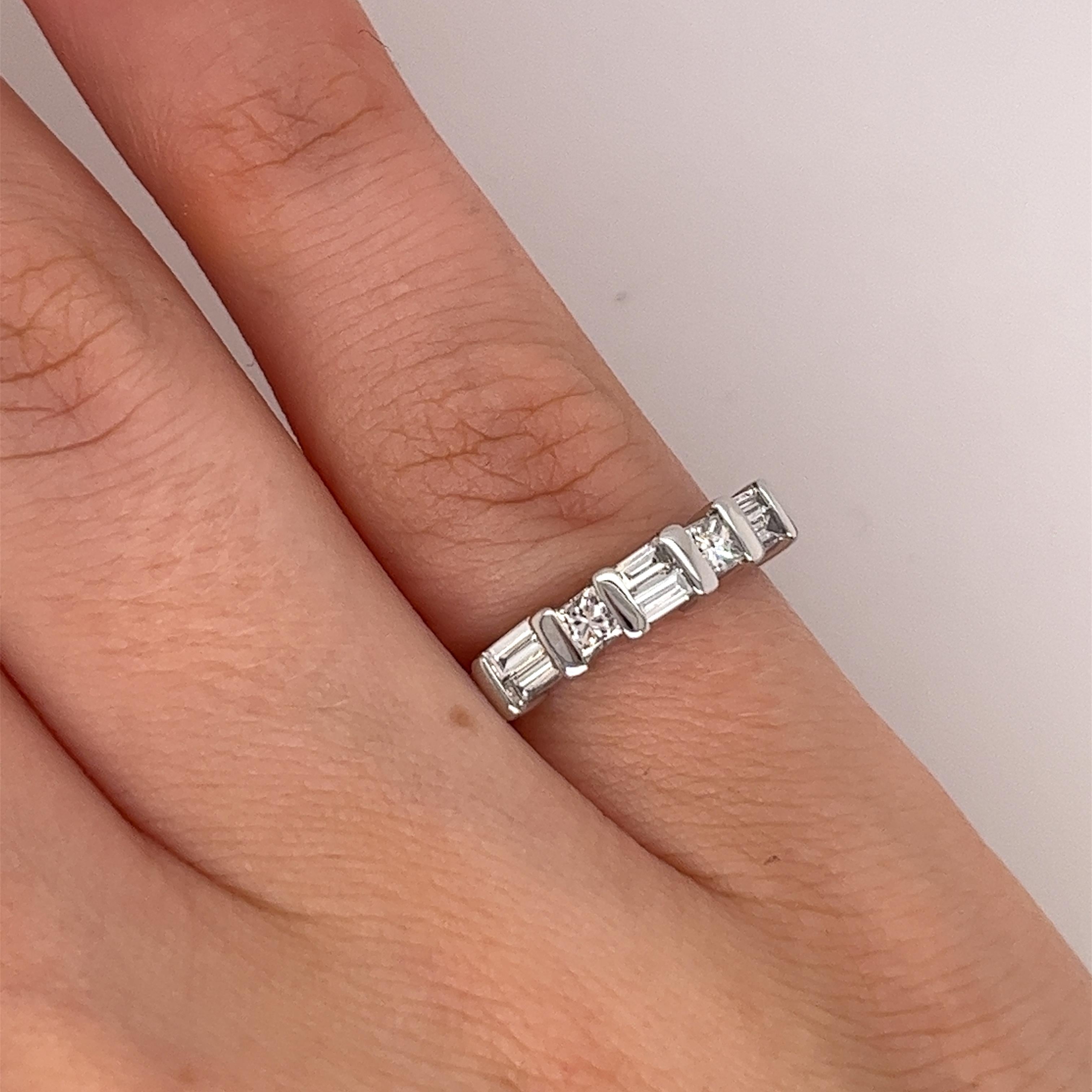 18ct White Gold Diamond Ring, Set With 0.45ct Natural Diamonds For Sale 1