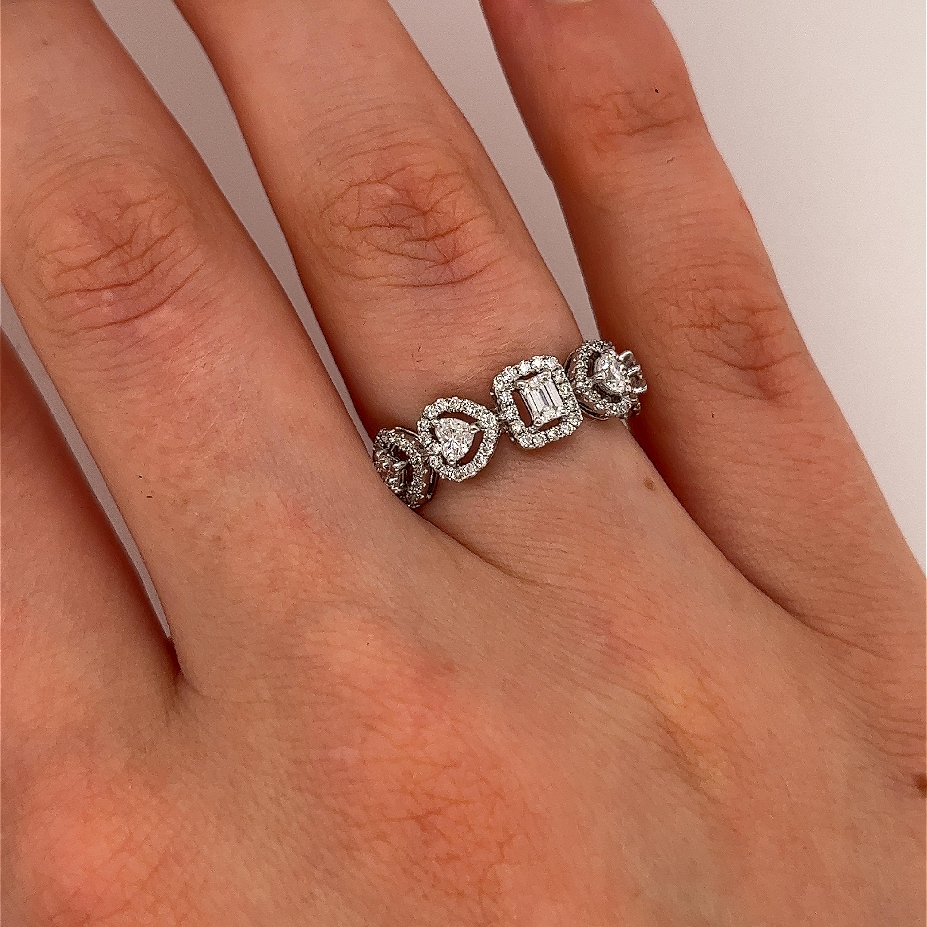 Bague en or blanc 18 carats sertie de diamants de formes multiples, 0,86 carat en vente 3