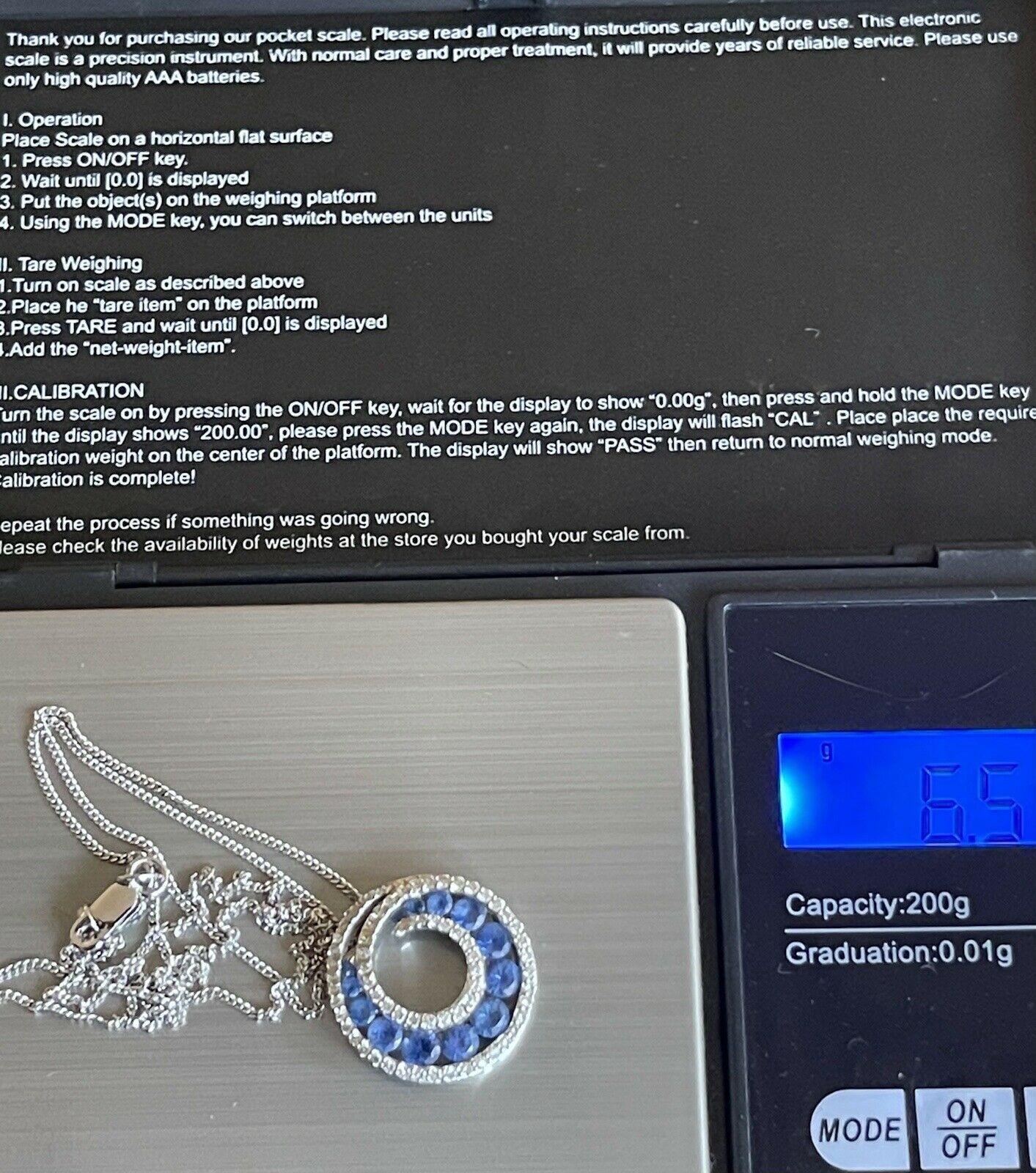 Der typisch britische Schmuckstil trifft in dieser einzigartigen Halskette auf modernen, schicken Schmuck.

Funkelnde Diamanten in Kombination mit natürlichen Saphiren in den schönsten Blautönen.

Diamanten 0,60ct

Saphir 2ct ca.

18 Zoll