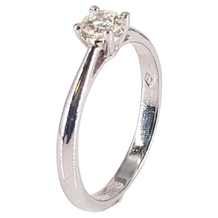 18ct white gold diamond solitaire ring For Sale