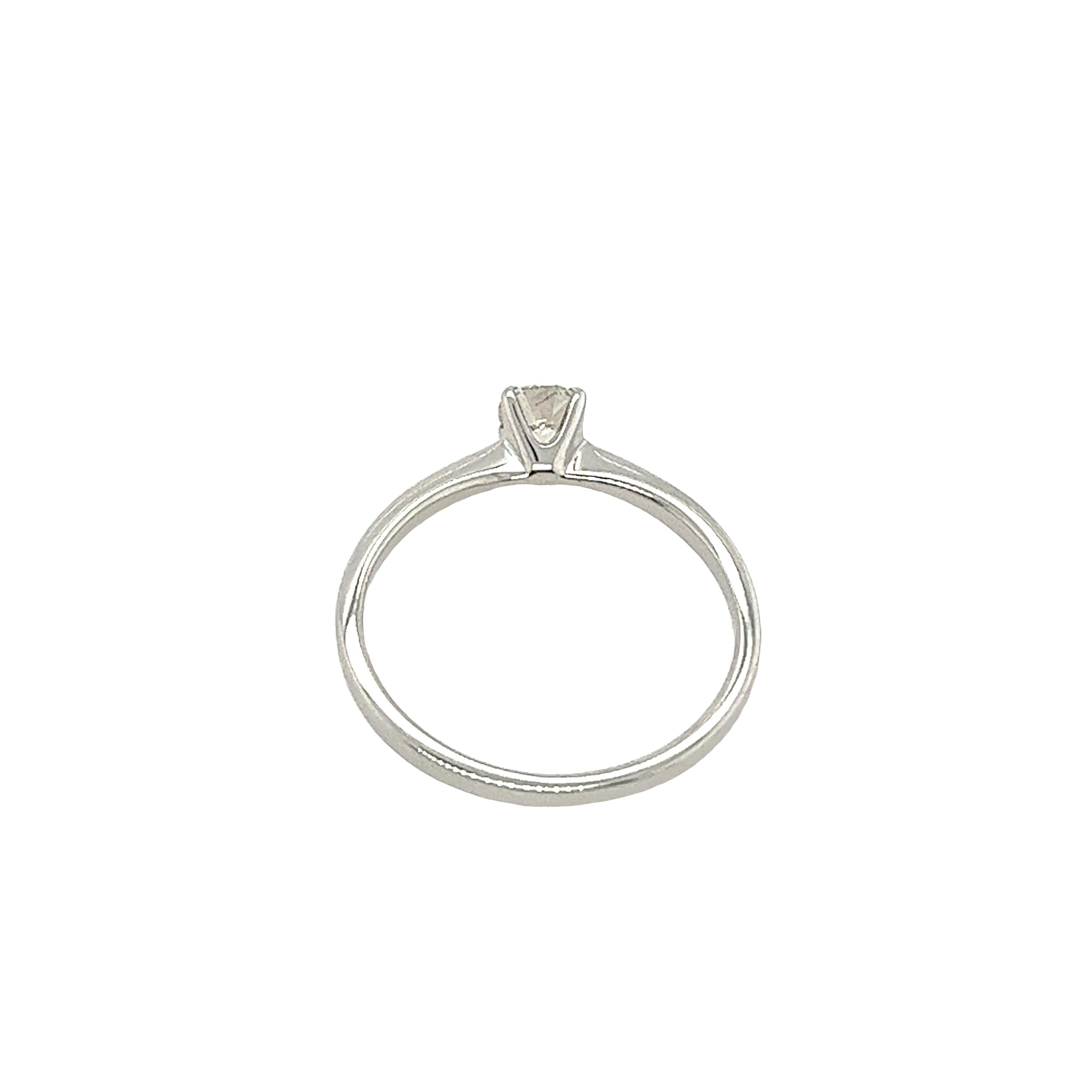 18ct White Gold Diamond Solitaire Ring Set With 0.31ct E/SI1 For Sale 3