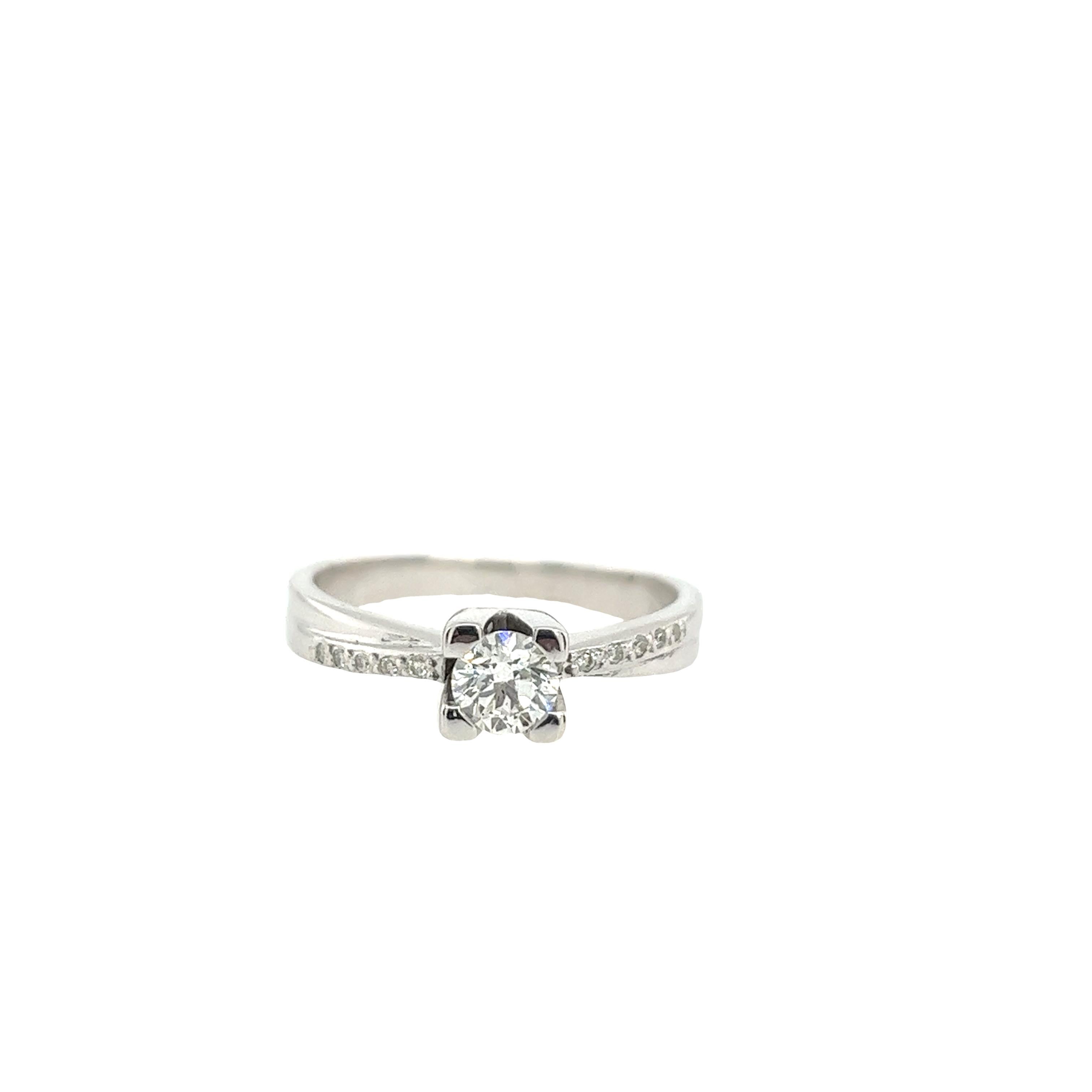 Round Cut 18ct White Gold Diamond Solitaire Ring Set With 0.38ct H/SI For Sale