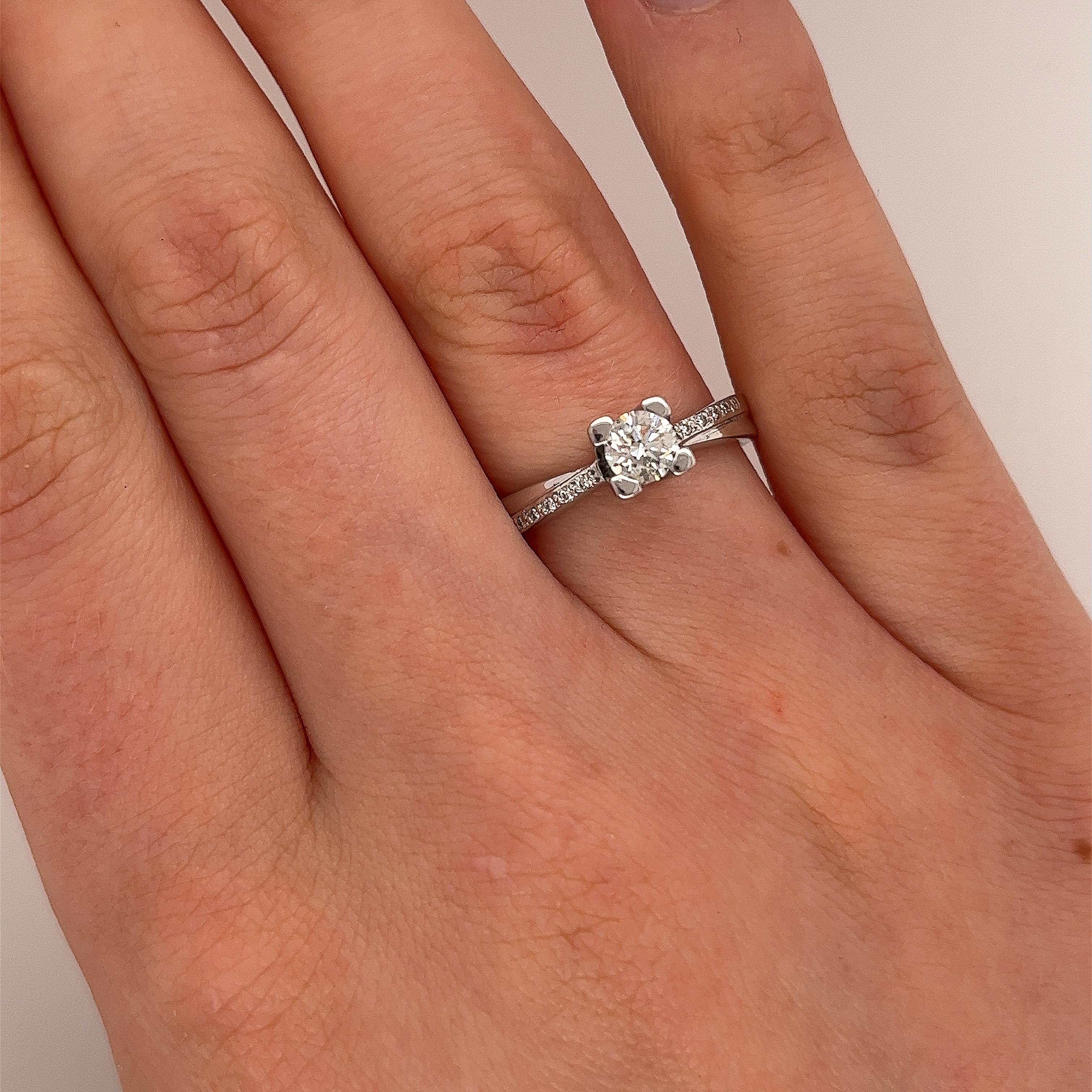 18ct White Gold Diamond Solitaire Ring Set With 0.38ct H/SI For Sale 1