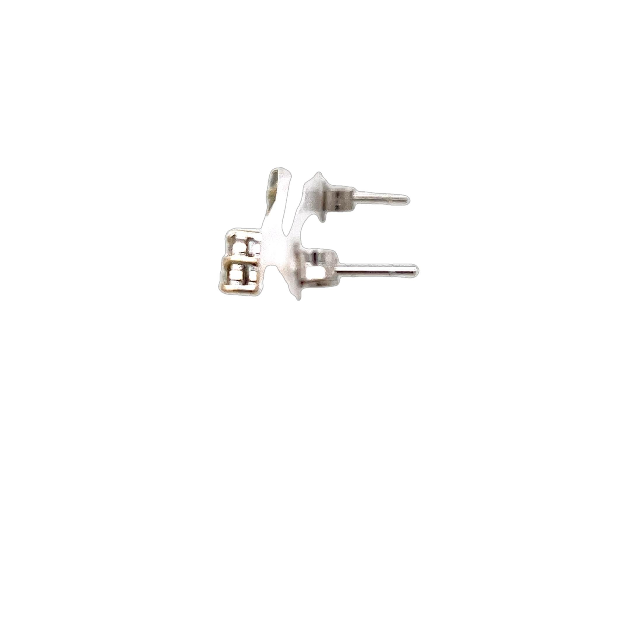 Clous d'oreilles en or blanc 18 carats avec diamants de 0,20 carat Neuf - En vente à London, GB