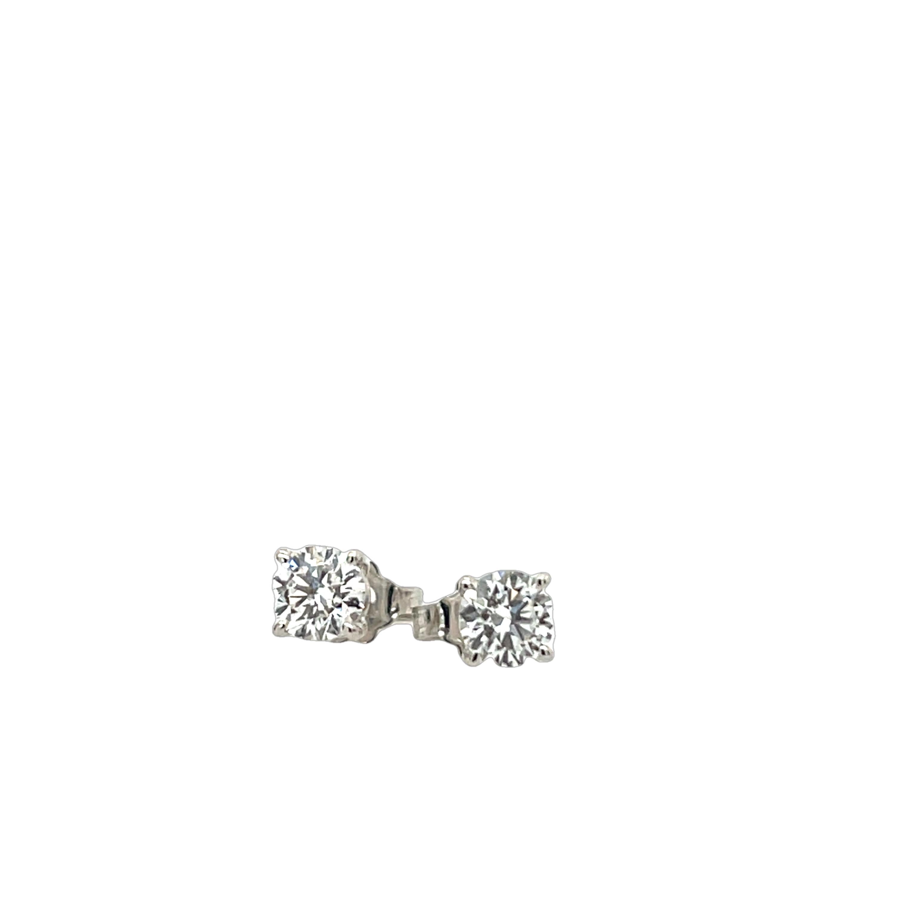 Taglio rotondo Orecchini con diamanti in oro bianco 18ct, 0,69ct F-G/VS1 in vendita