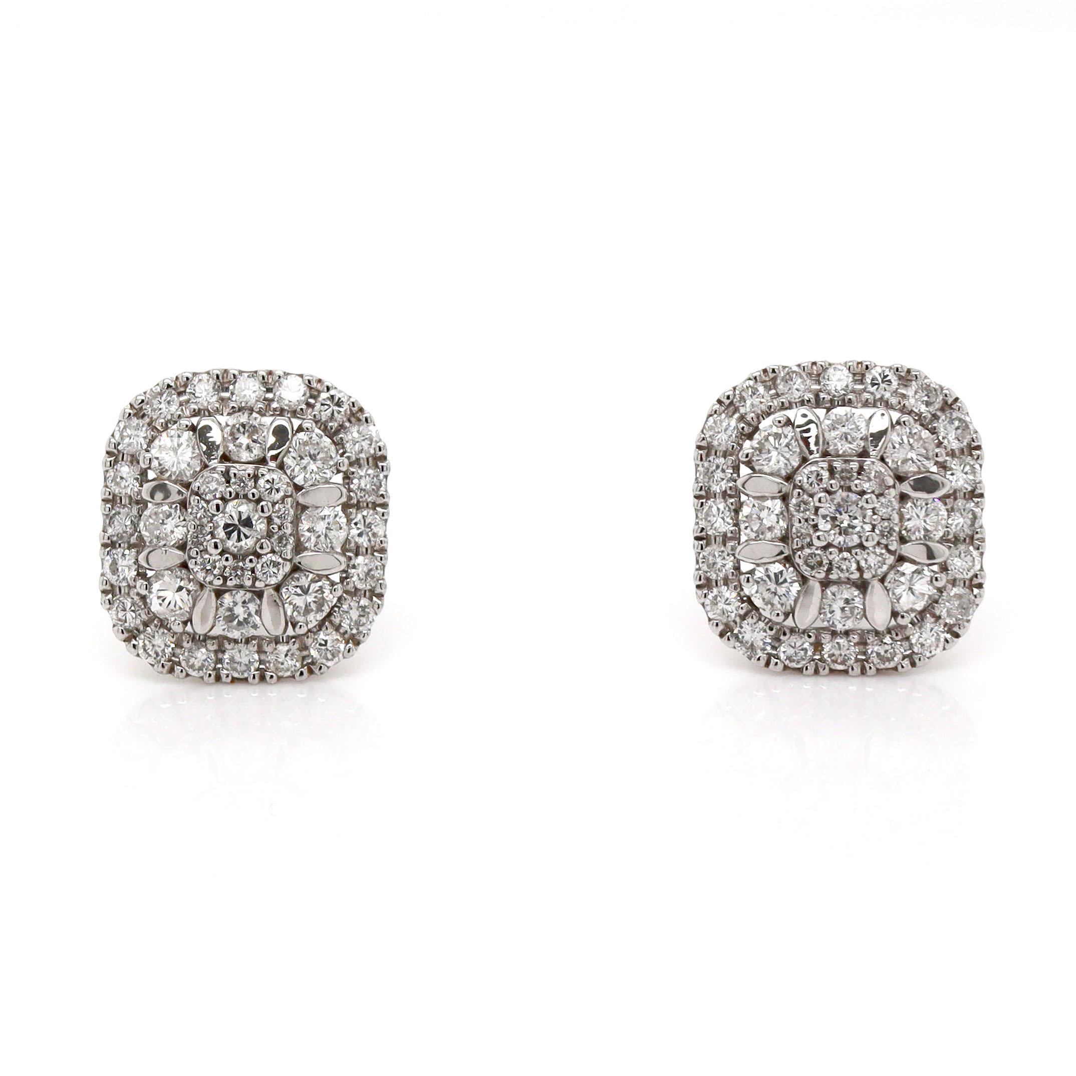 18CT White Gold Diamond Stud Earrings In New Condition For Sale In Sydney, NSW