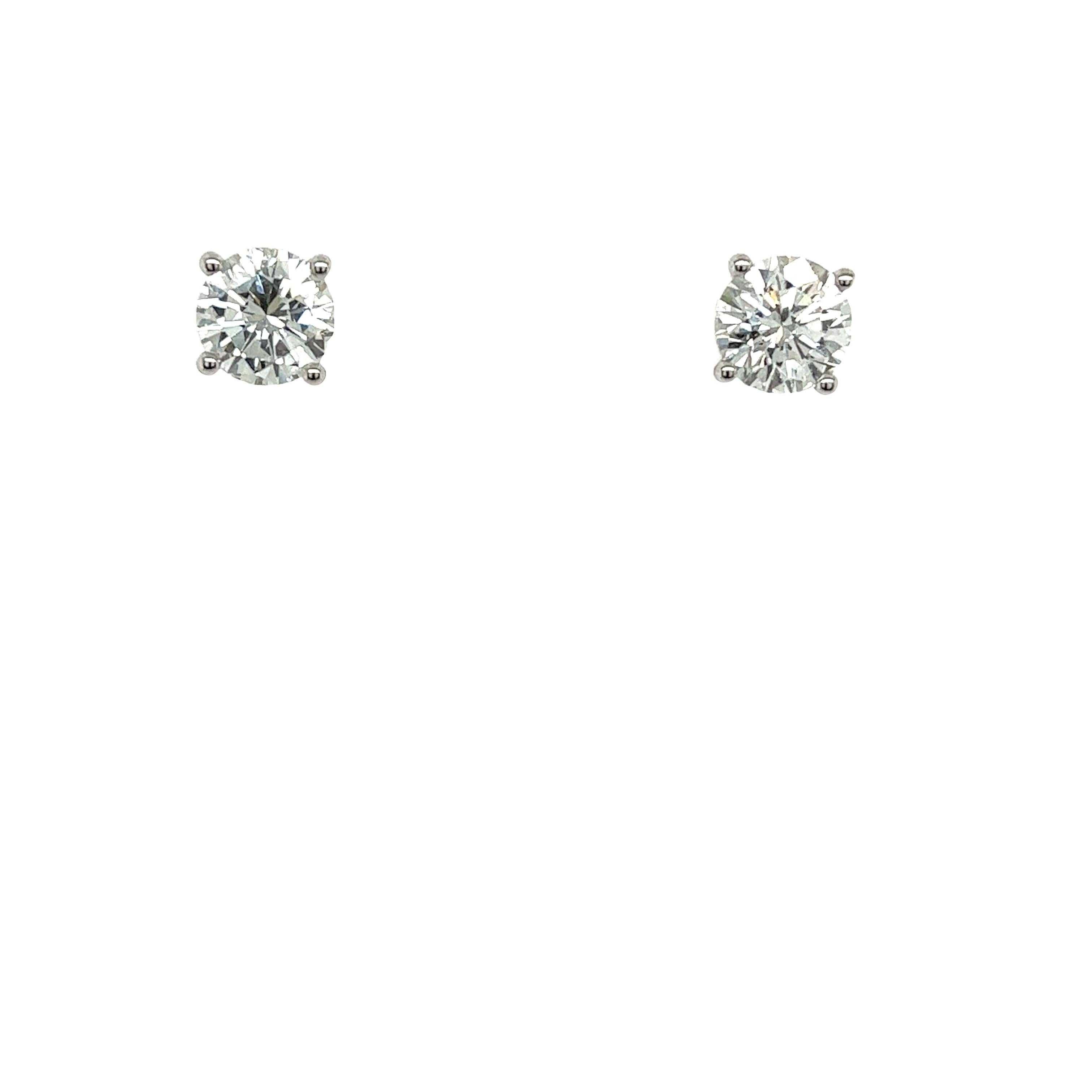 18ct White Gold Diamond Stud Earrings, Set With 2.06ct Natural Diamonds In New Condition For Sale In London, GB