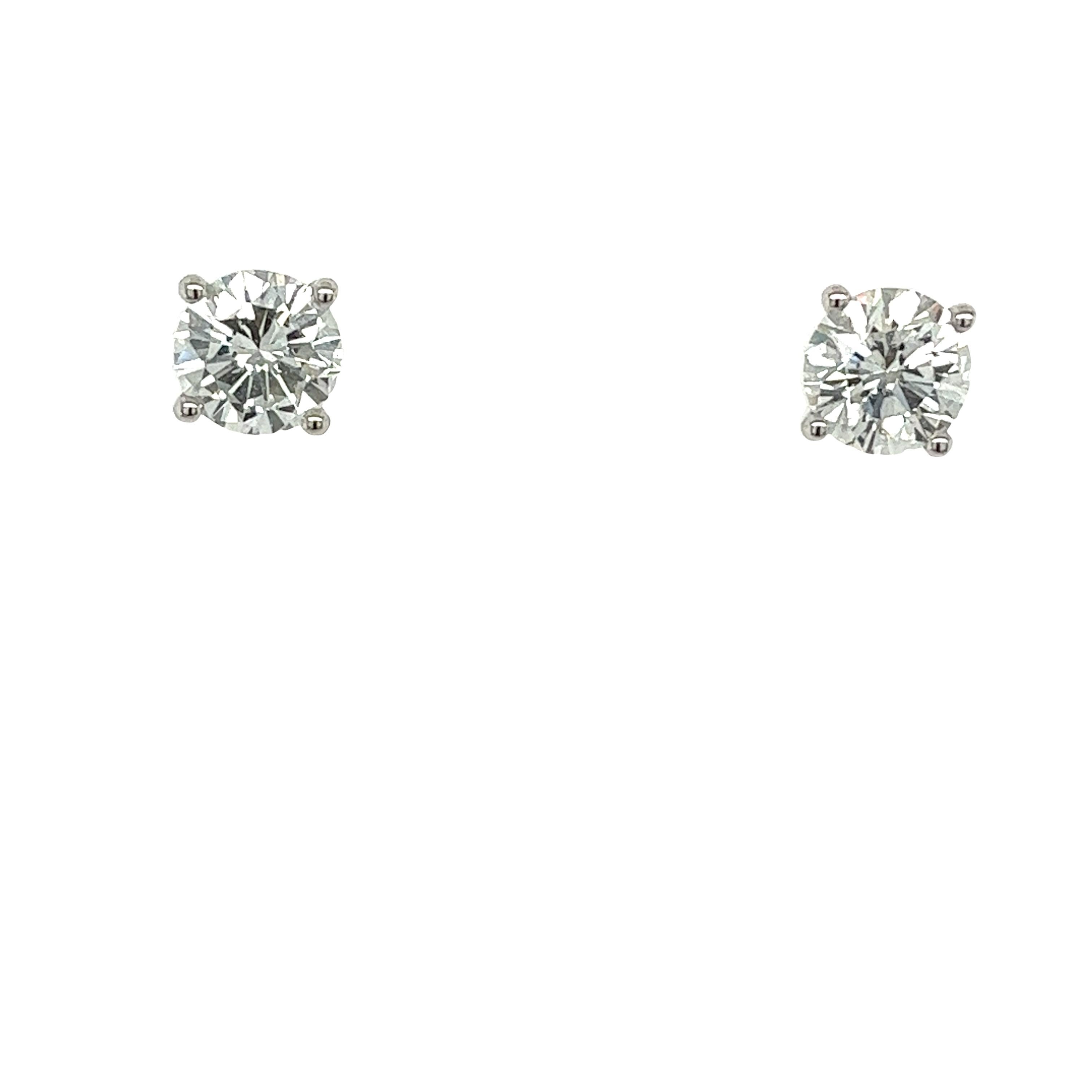 18ct White Gold Diamond Stud Earrings, Set With 2.06ct Natural Diamonds For Sale 1