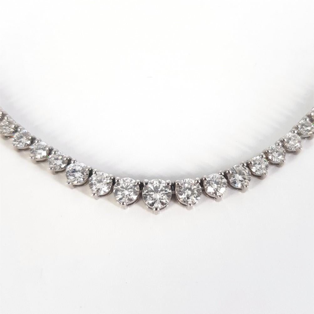 18ct White Gold Diamond Tennis Necklace In Excellent Condition In Cape Town, ZA