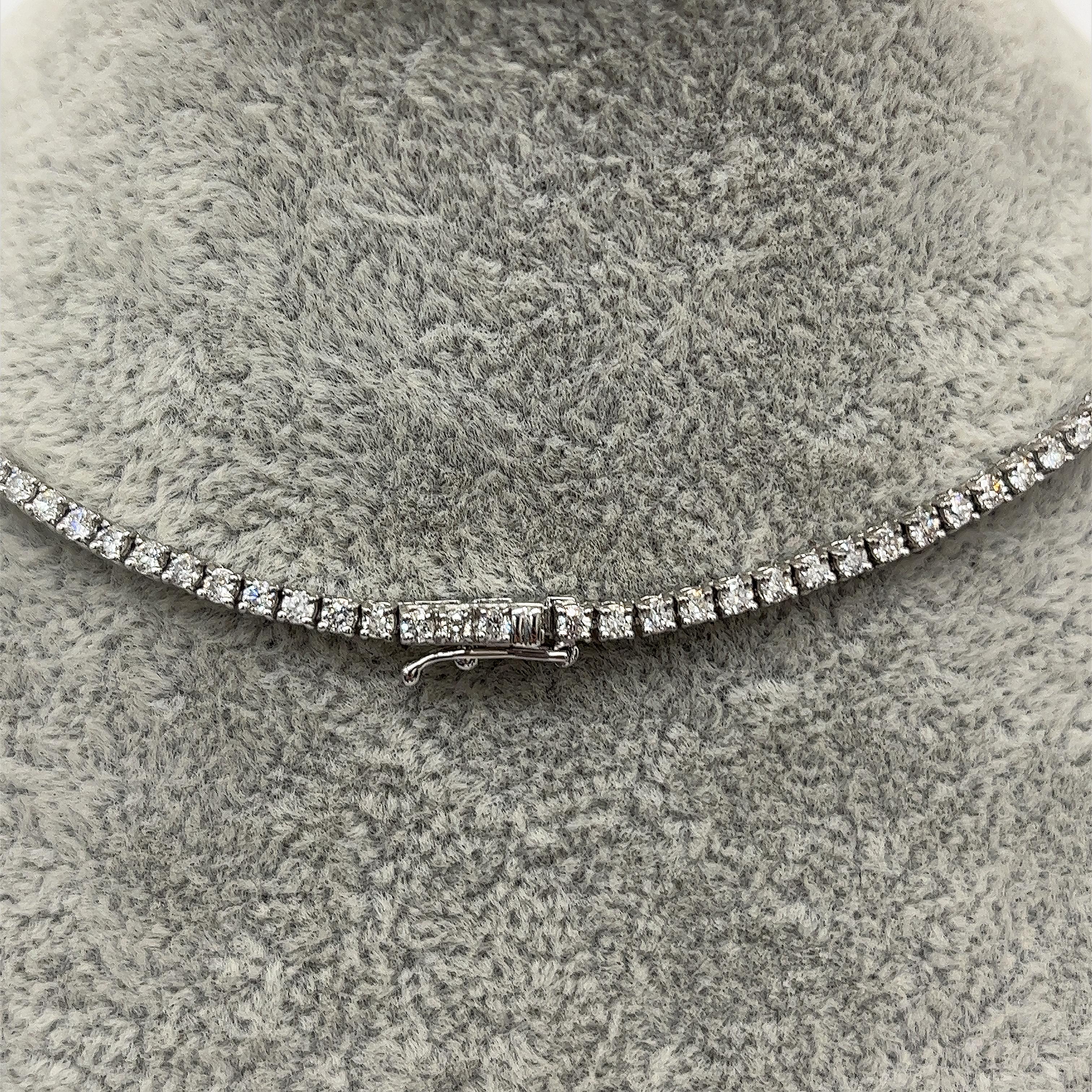 Round Cut 18ct White Gold Diamond Tennis Necklace Set With 5.25ct H/SI1 Natural Diamonds For Sale