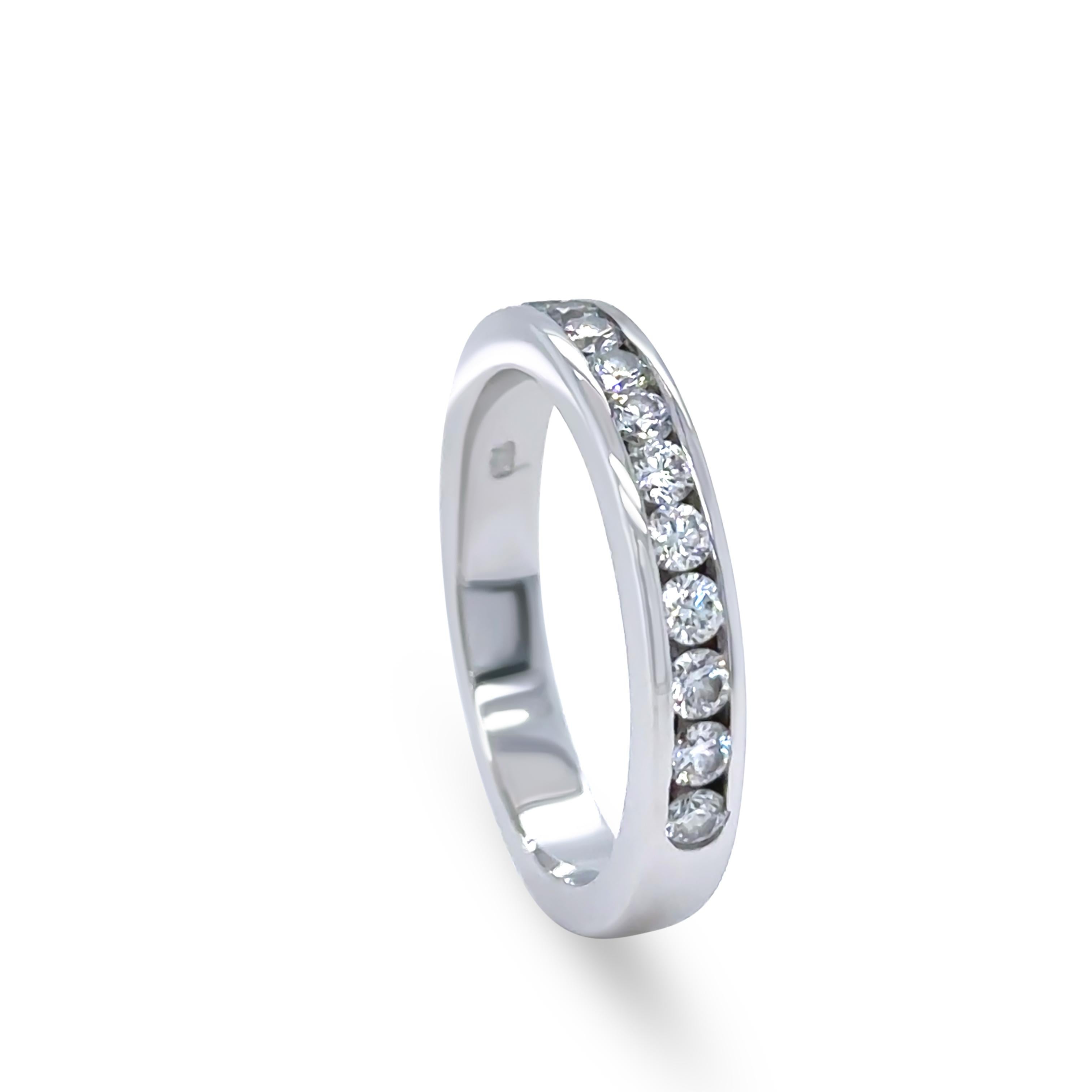 Alliance en or blanc 18 carats avec diamants 0,60 carat Pour femmes en vente