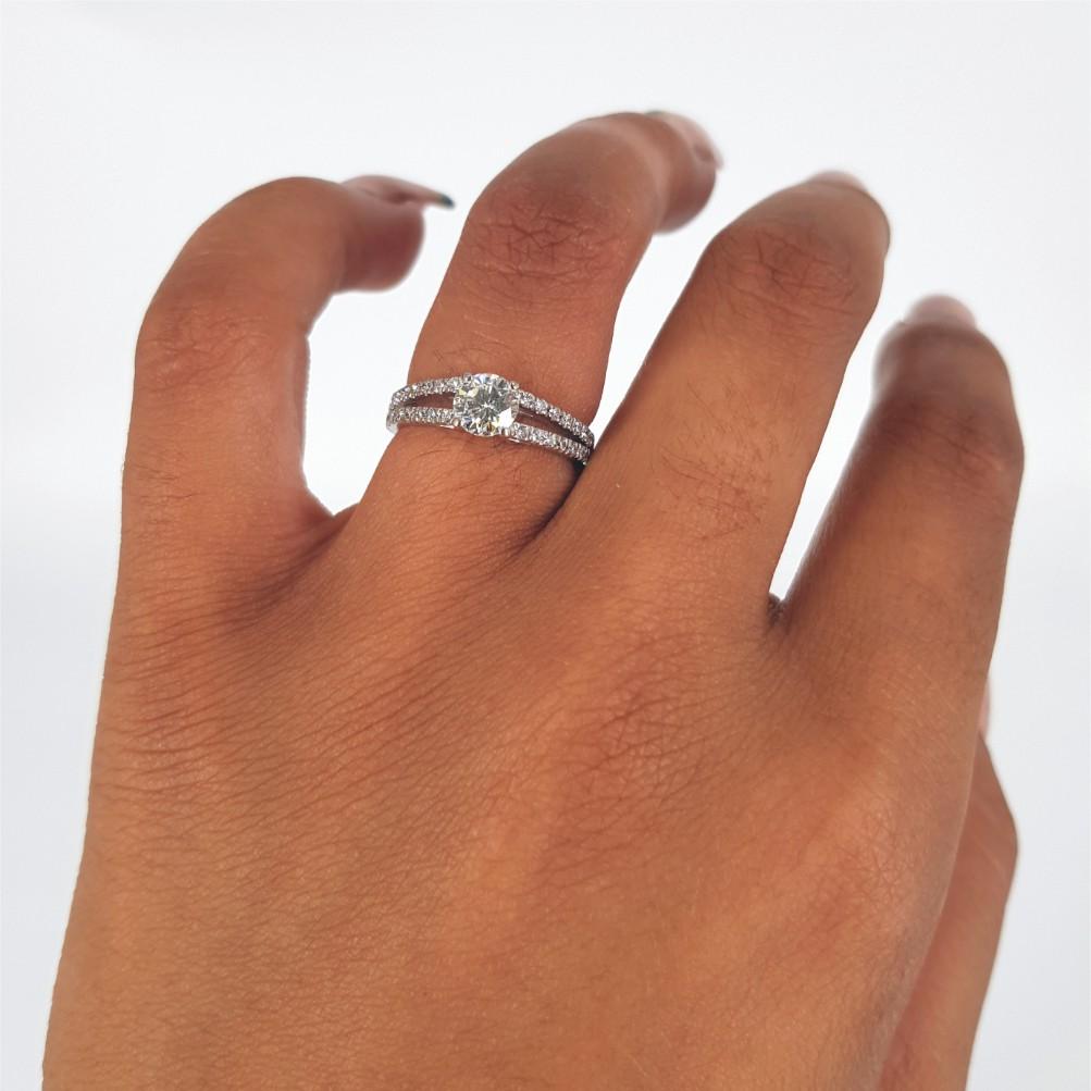 18ct White Gold Diamond Wedding Ring For Sale 7