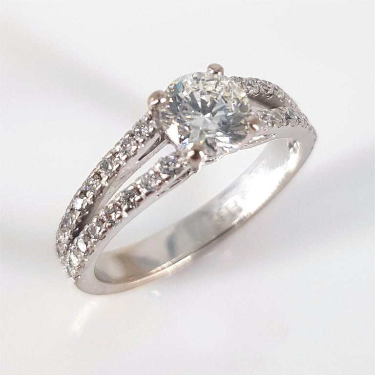 18ct White Gold Diamond Wedding Ring For Sale at 1stDibs 18ct white