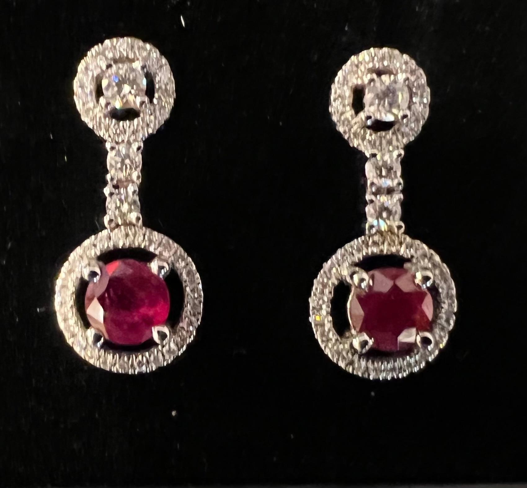 18 Carat White Gold Earrings Set with Rubies and Brilliants In Good Condition In SAINT-OUEN-SUR-SEINE, FR